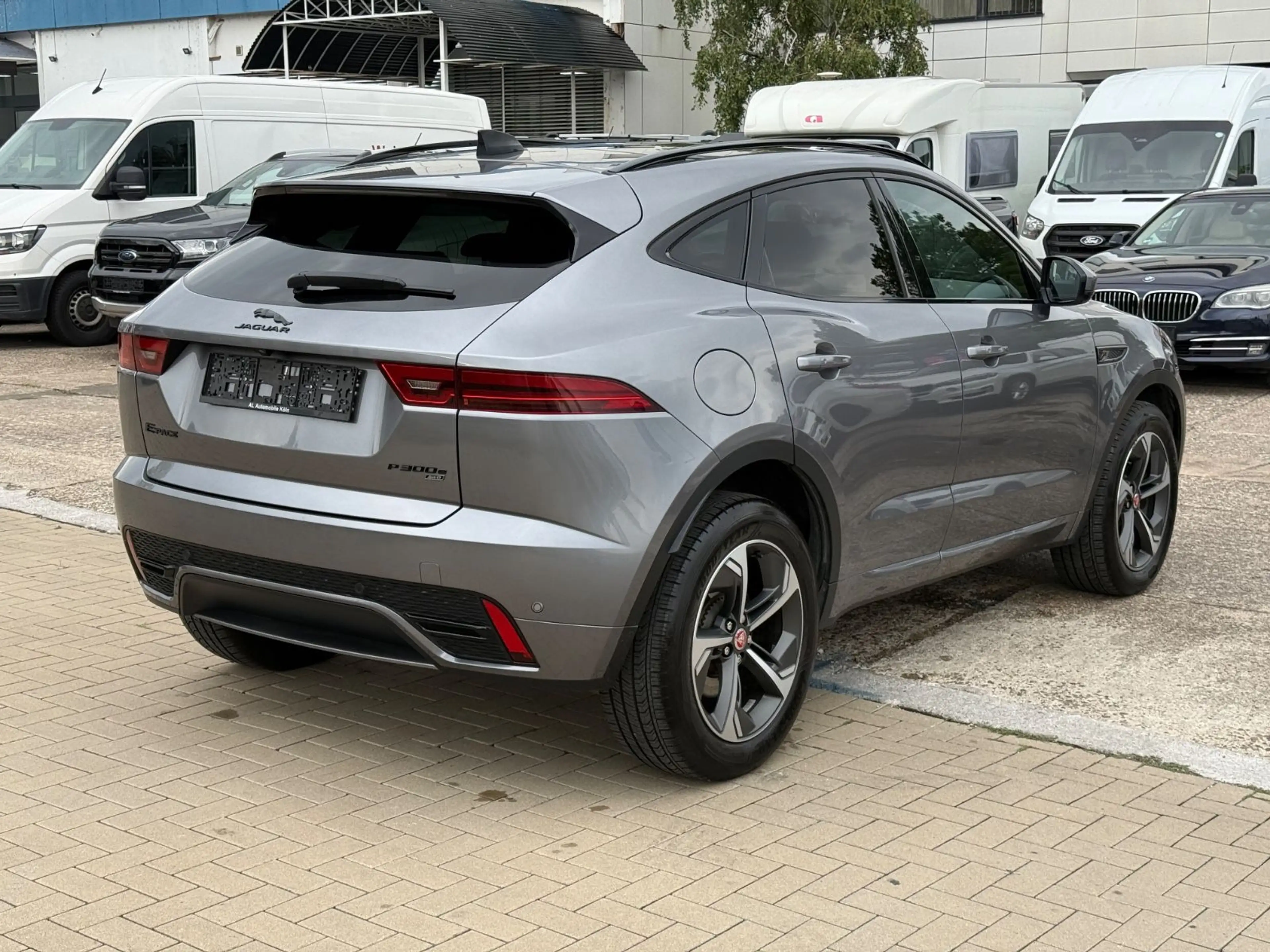 Jaguar E-Pace E-PACE R-Dynamic SE AWD Plug-In Hybrid/Pano/Lede — photo 6