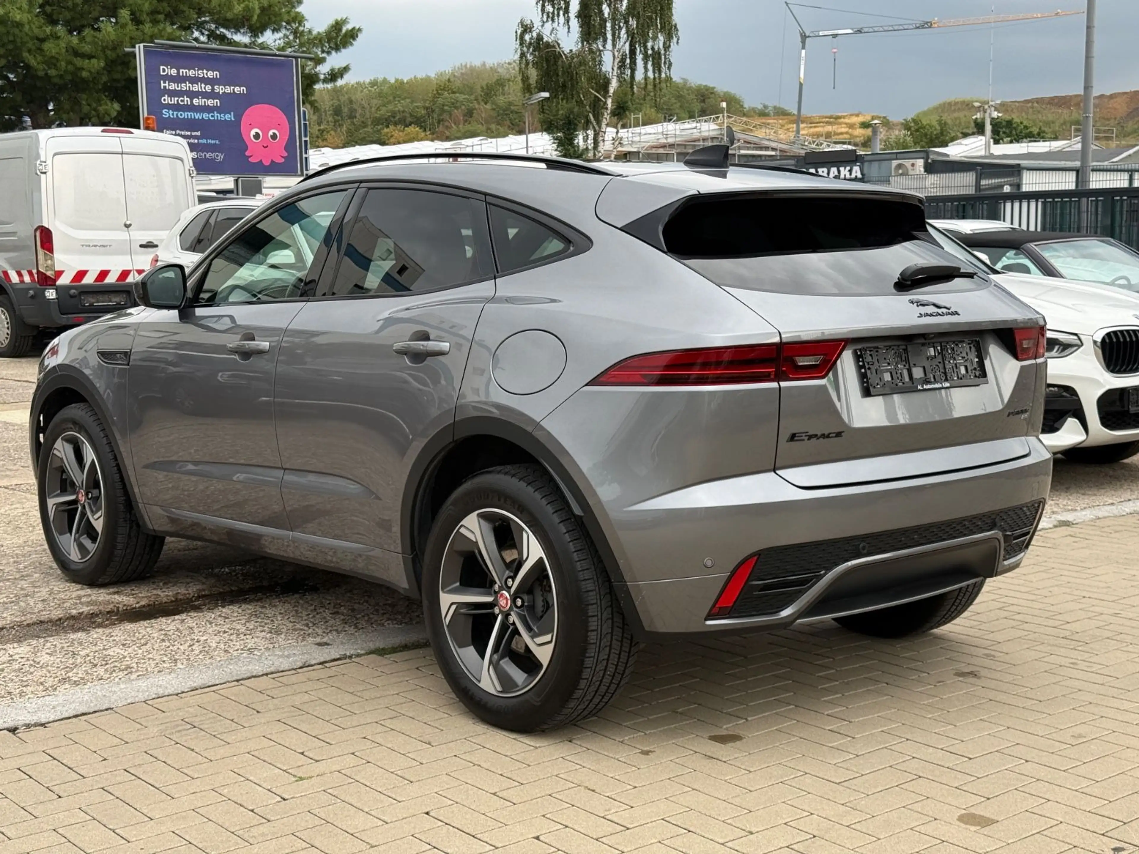 Jaguar E-Pace E-PACE R-Dynamic SE AWD Plug-In Hybrid/Pano/Lede — photo 8