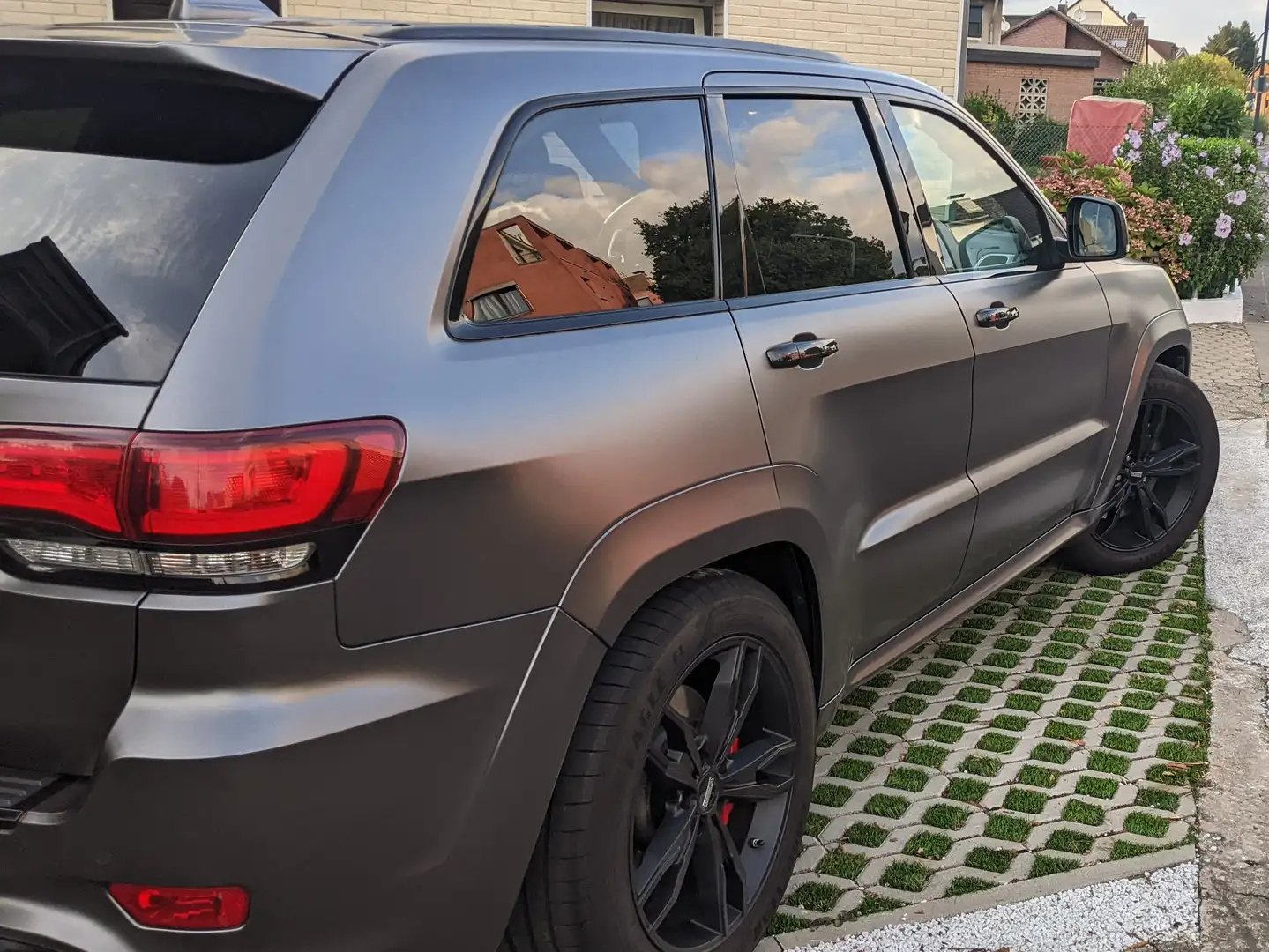 Jeep Grand Cherokee Grand Cherokee SRT V8 6.4l LPG Grau - 2