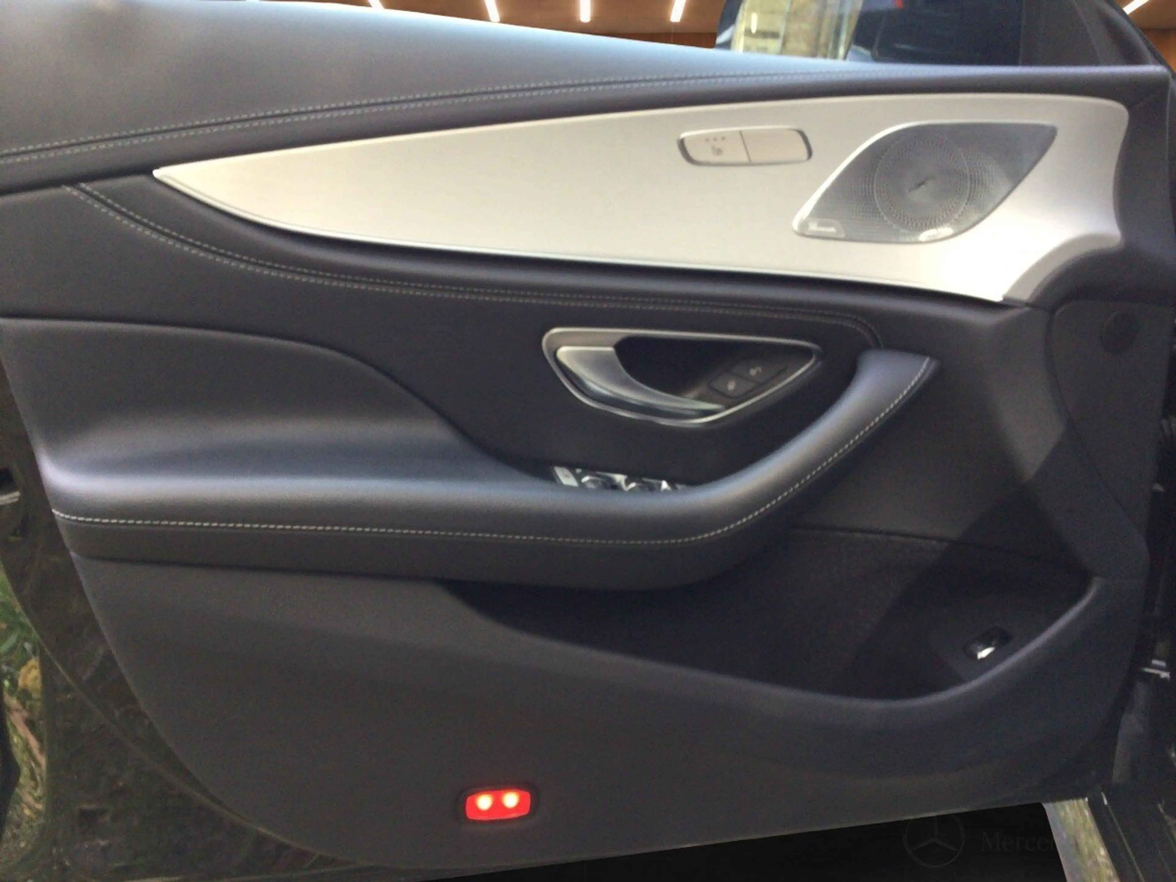 Mercedes-Benz CLS 300 CLS 300 d 4M AMG+SHD+DISTRON+LED+BURMESTER+LEDER — photo 13