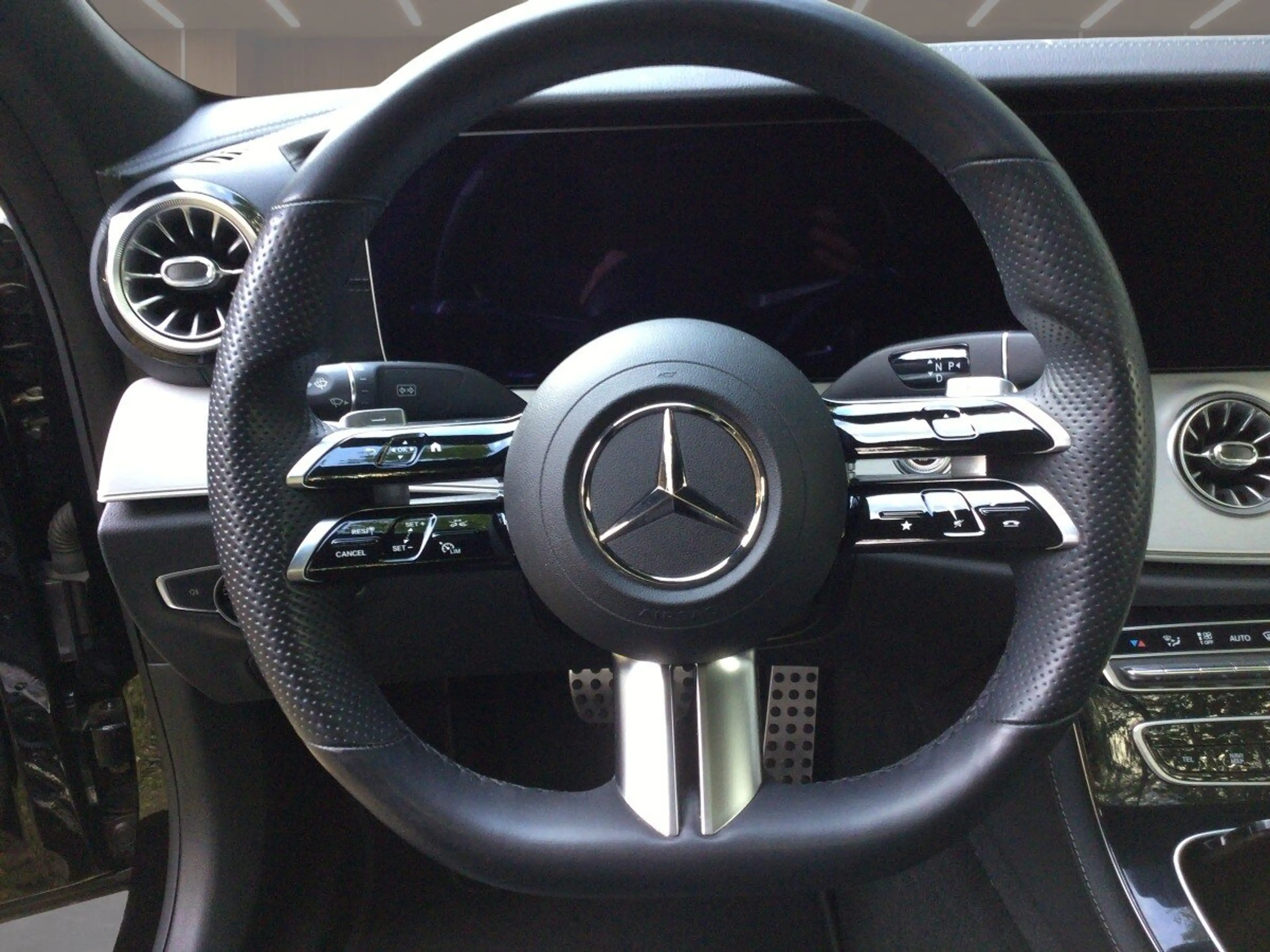 Mercedes-Benz CLS 300 CLS 300 d 4M AMG+SHD+DISTRON+LED+BURMESTER+LEDER — photo 9