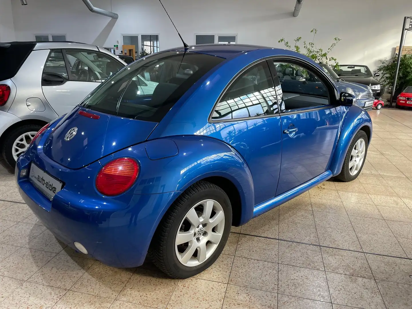 Volkswagen New Beetle 1.4 16V Style Blau - 2