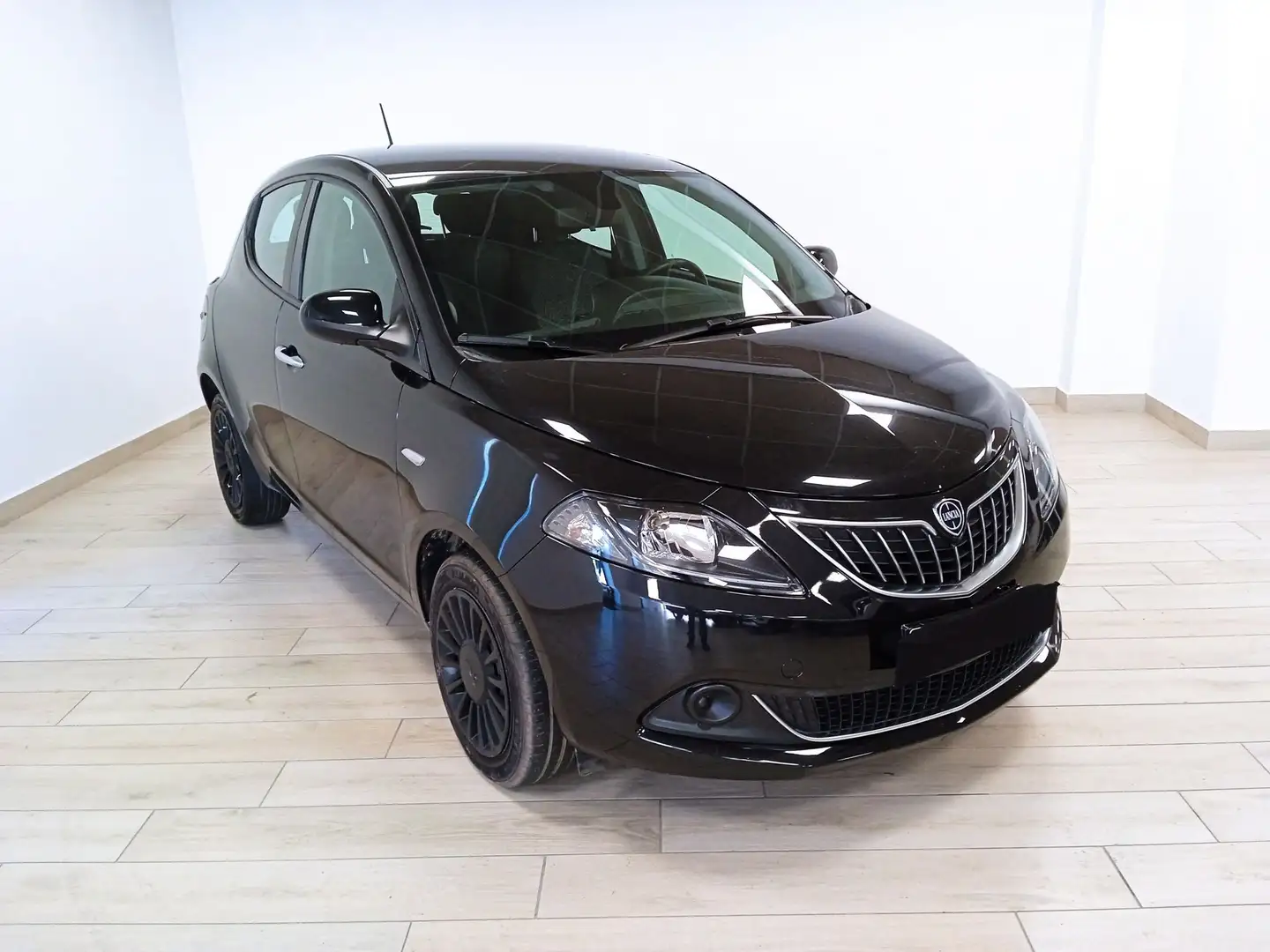 Lancia Ypsilon 3ª serie 1.0 FireFly 5 porte S&S Hybrid Silver - 1