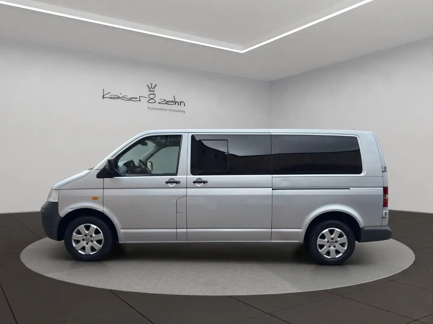 Volkswagen T5 Shuttle lang Silber - 2