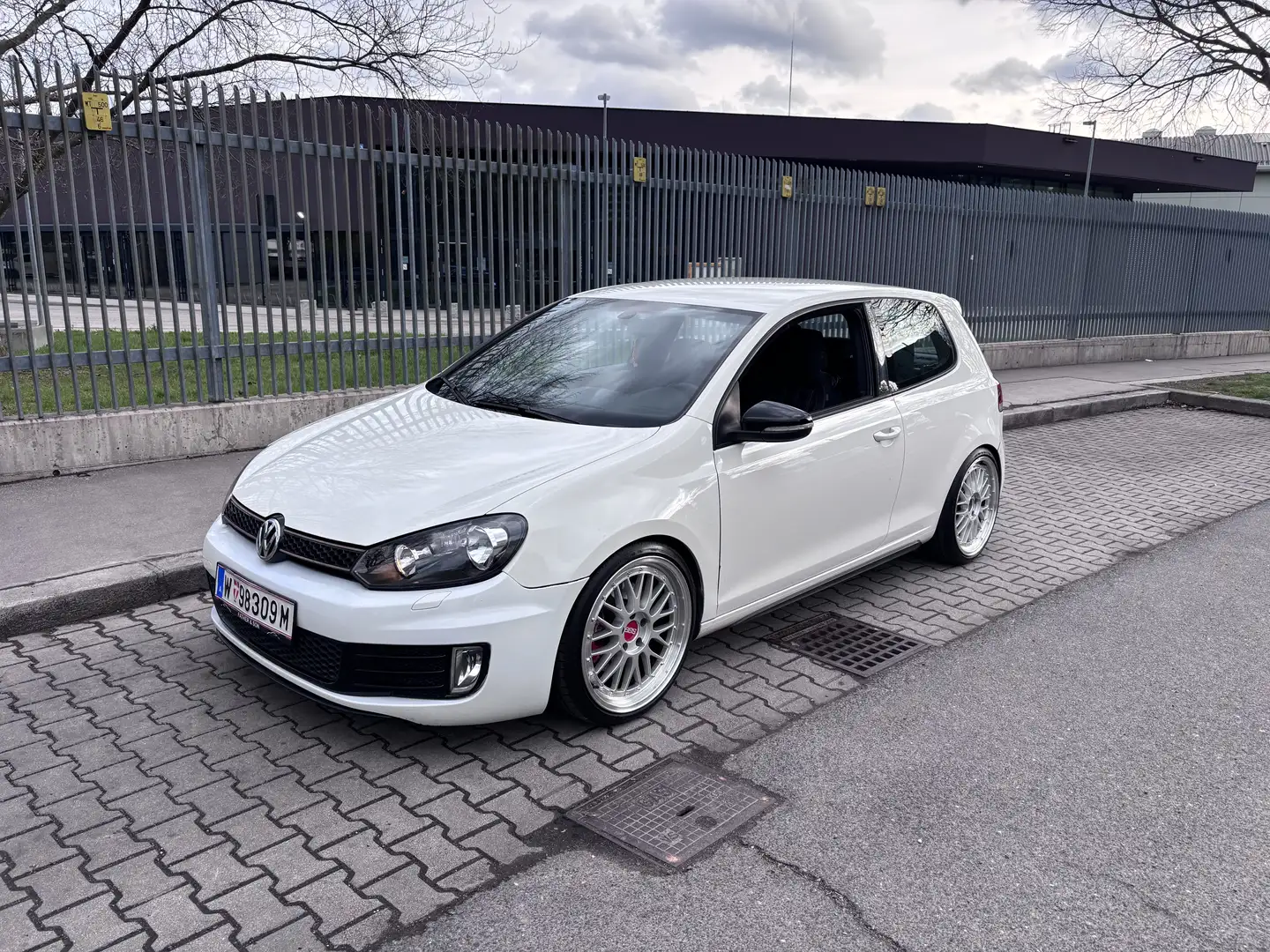 Volkswagen Golf GTD 2,0 TDI DPF - 2