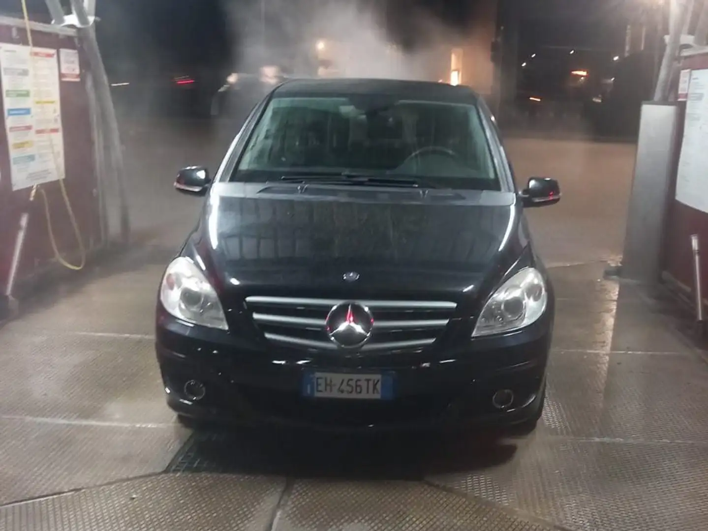 Mercedes-Benz 180 Benzina Czarny - 1