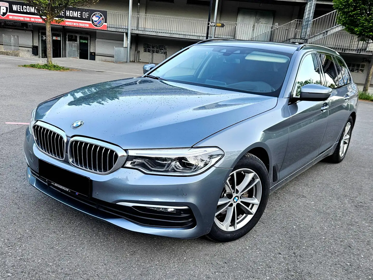 BMW 520 520d Touring Aut. Blau - 1