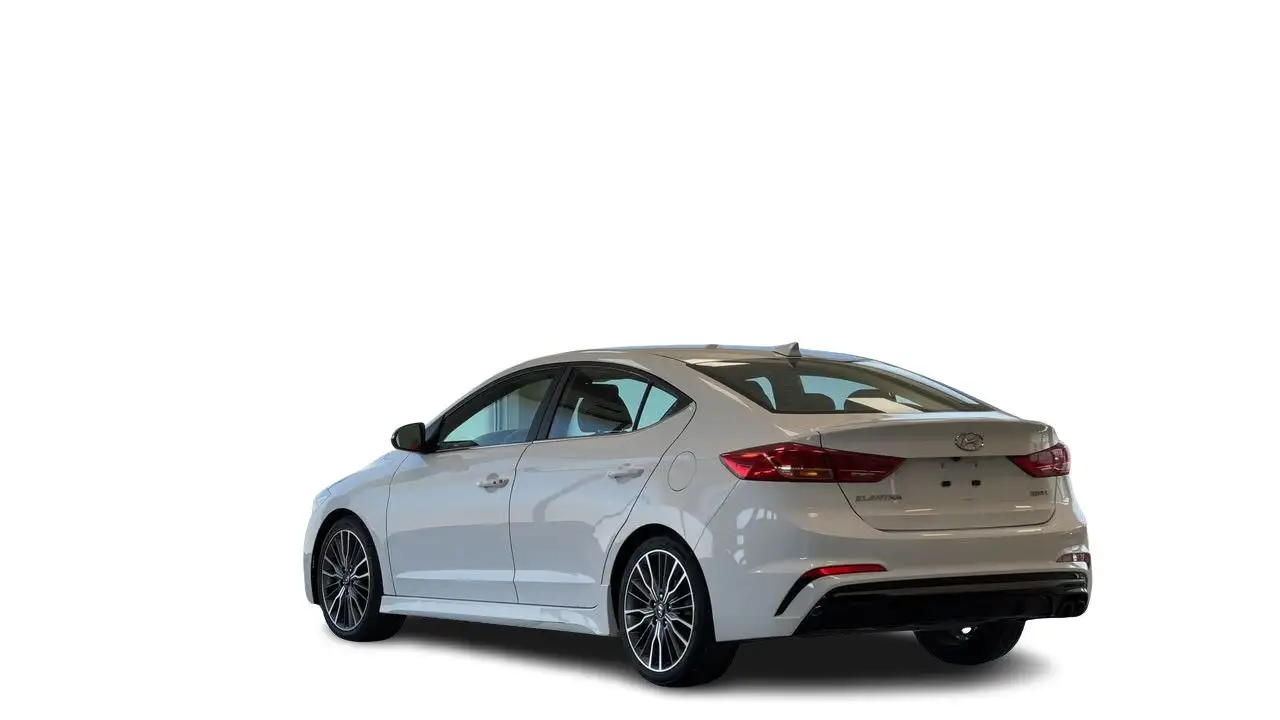 Hyundai ELANTRA снимка Hyundai ELANTRA