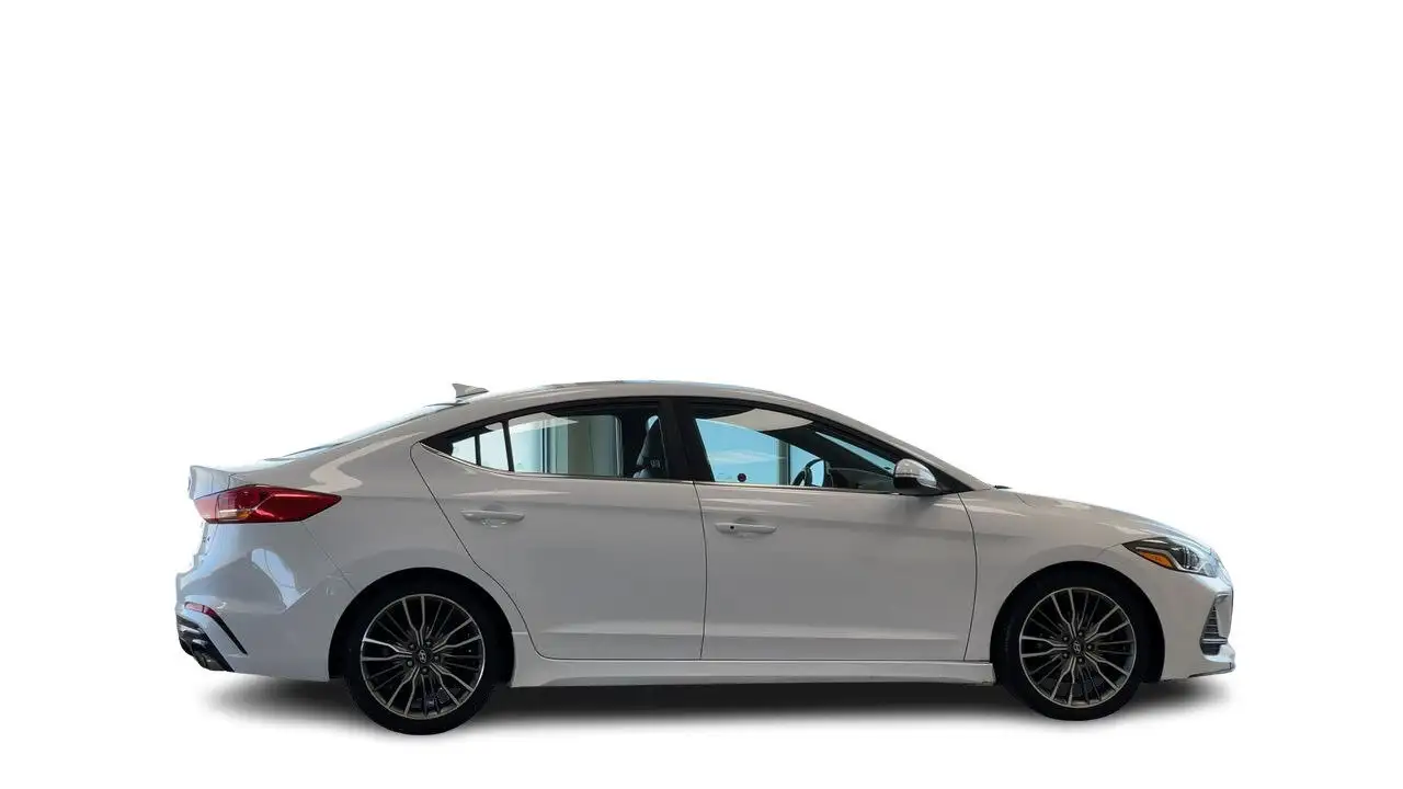 Hyundai ELANTRA снимка Hyundai ELANTRA
