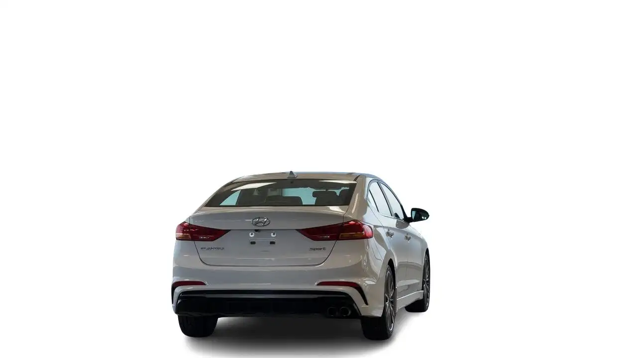 Hyundai ELANTRA снимка Hyundai ELANTRA