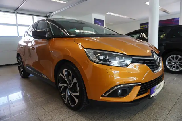 Renault Scenic view 3