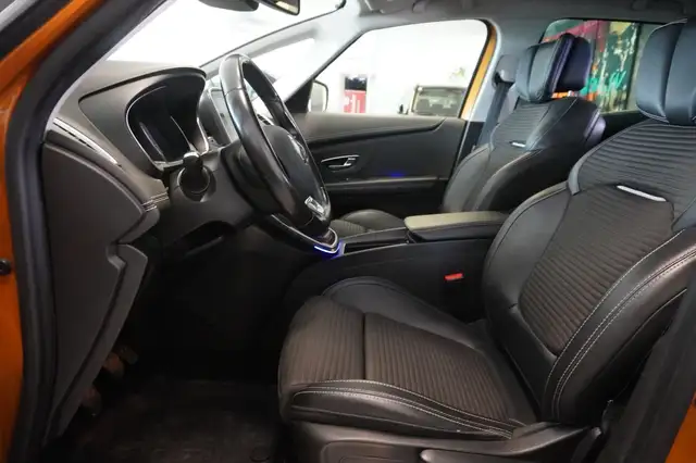 Renault Scenic view 8