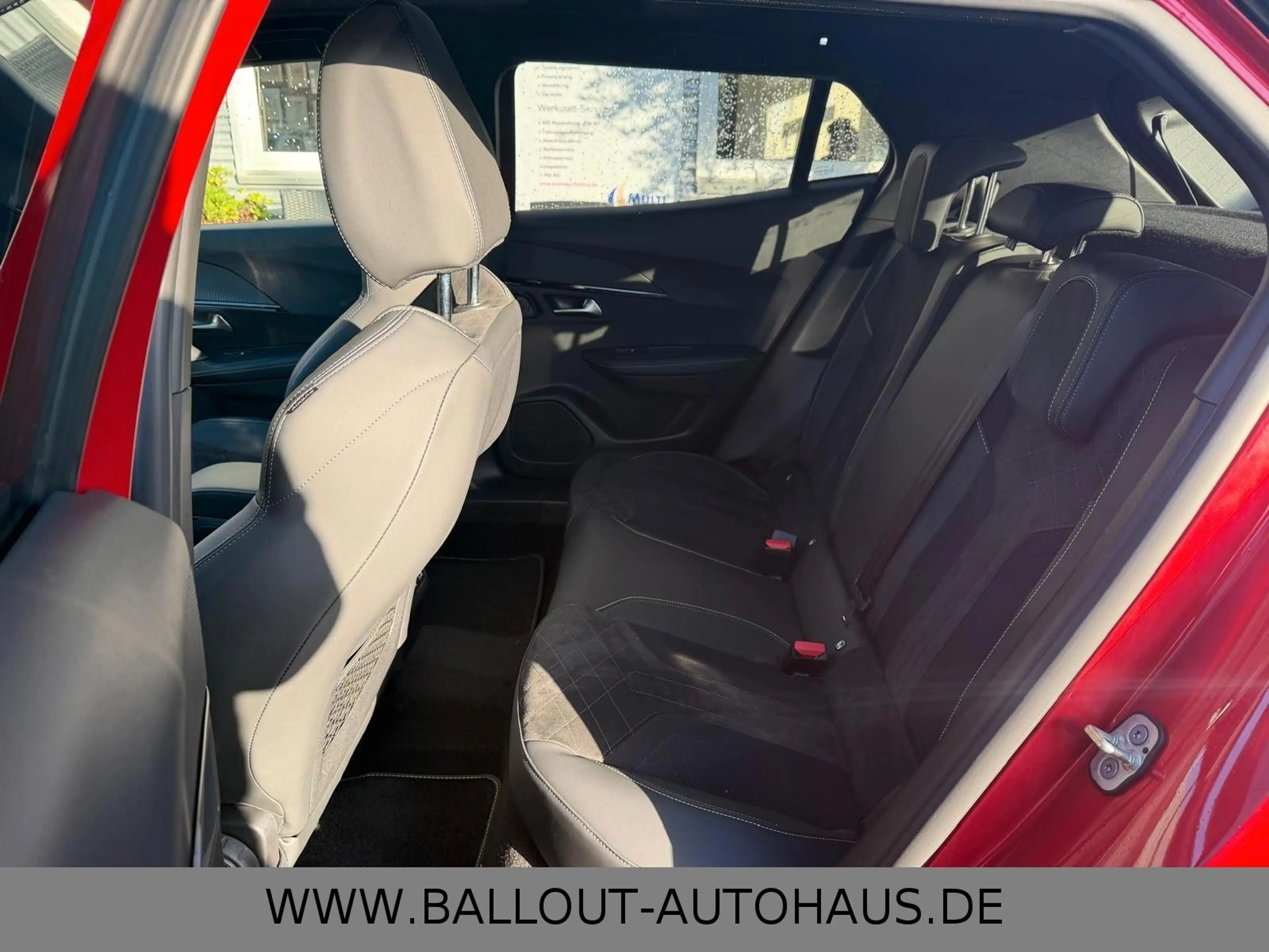 Peugeot 2008 GT Pack*2.HAND*PANO*ACC*SPUR*TEMP*FOCAL* — photo 15