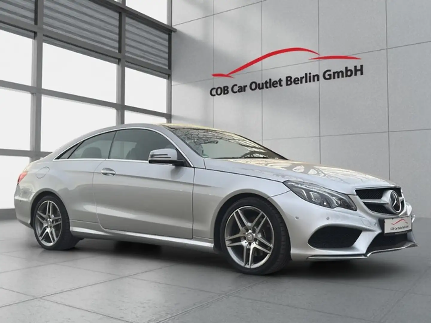 Mercedes-Benz E 250 AMG Fahrpaket Pano Memory Ka Argent - 2