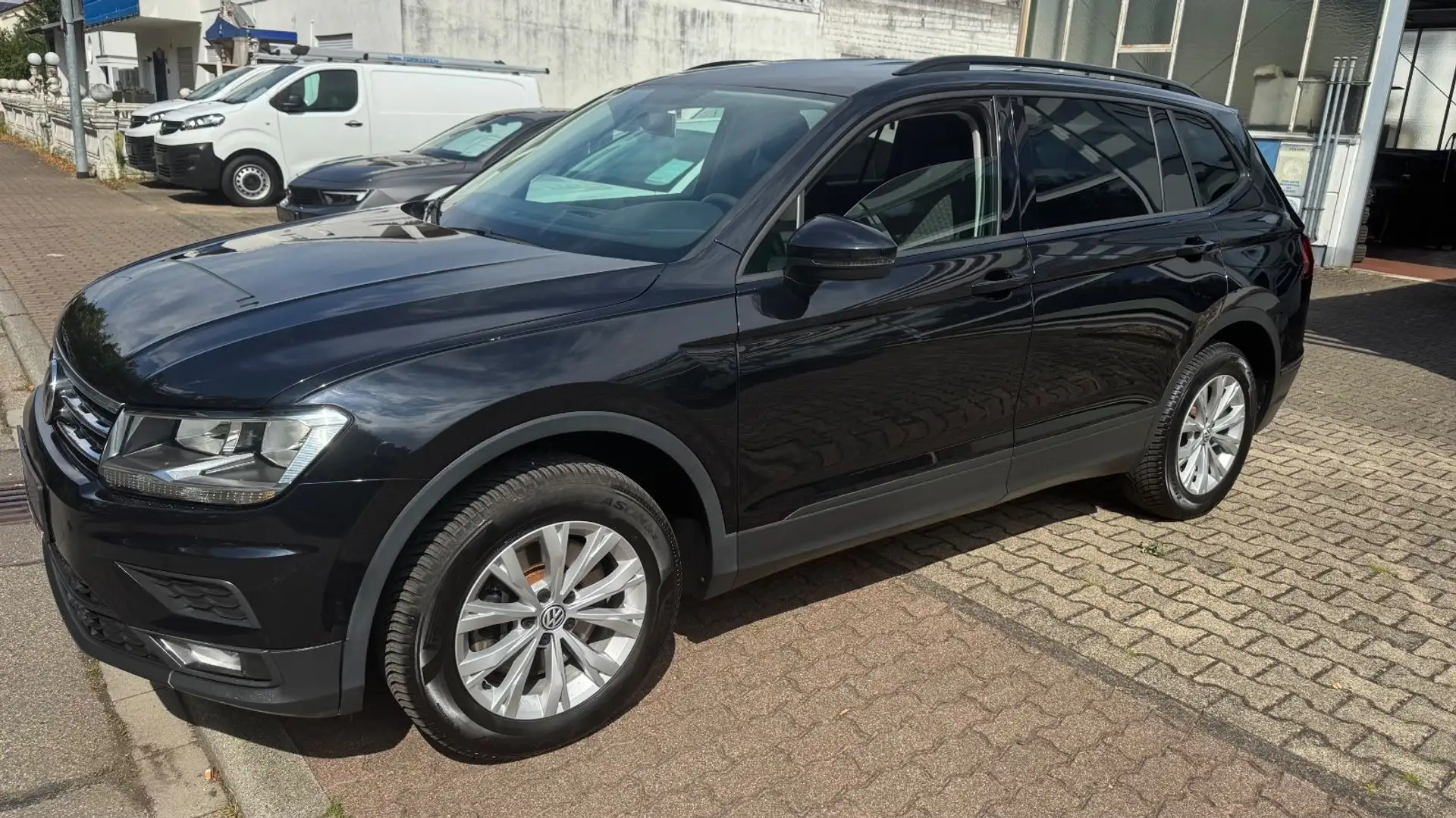 Volkswagen Tiguan Allspace 2.0 TSI  Finanzierung Garantie Schwarz - 2