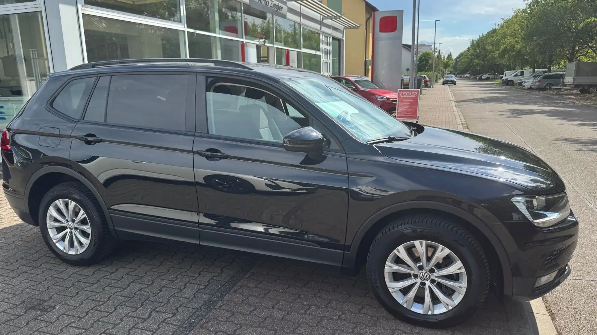 Volkswagen Tiguan Allspace 2.0 TSI  Finanzierung Garantie Schwarz - 1