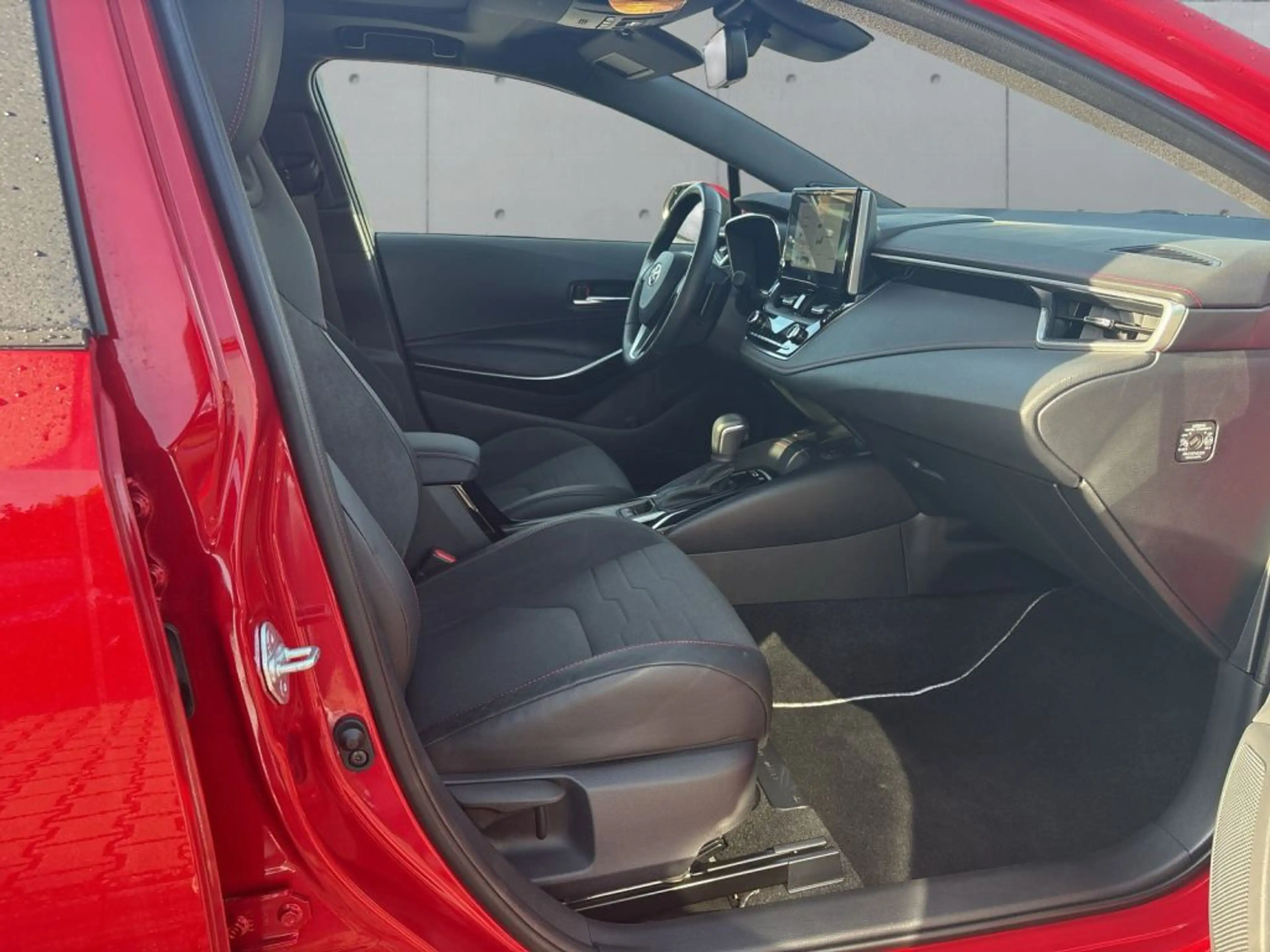 Toyota Corolla 2.0 Hybrid Lounge — photo 10