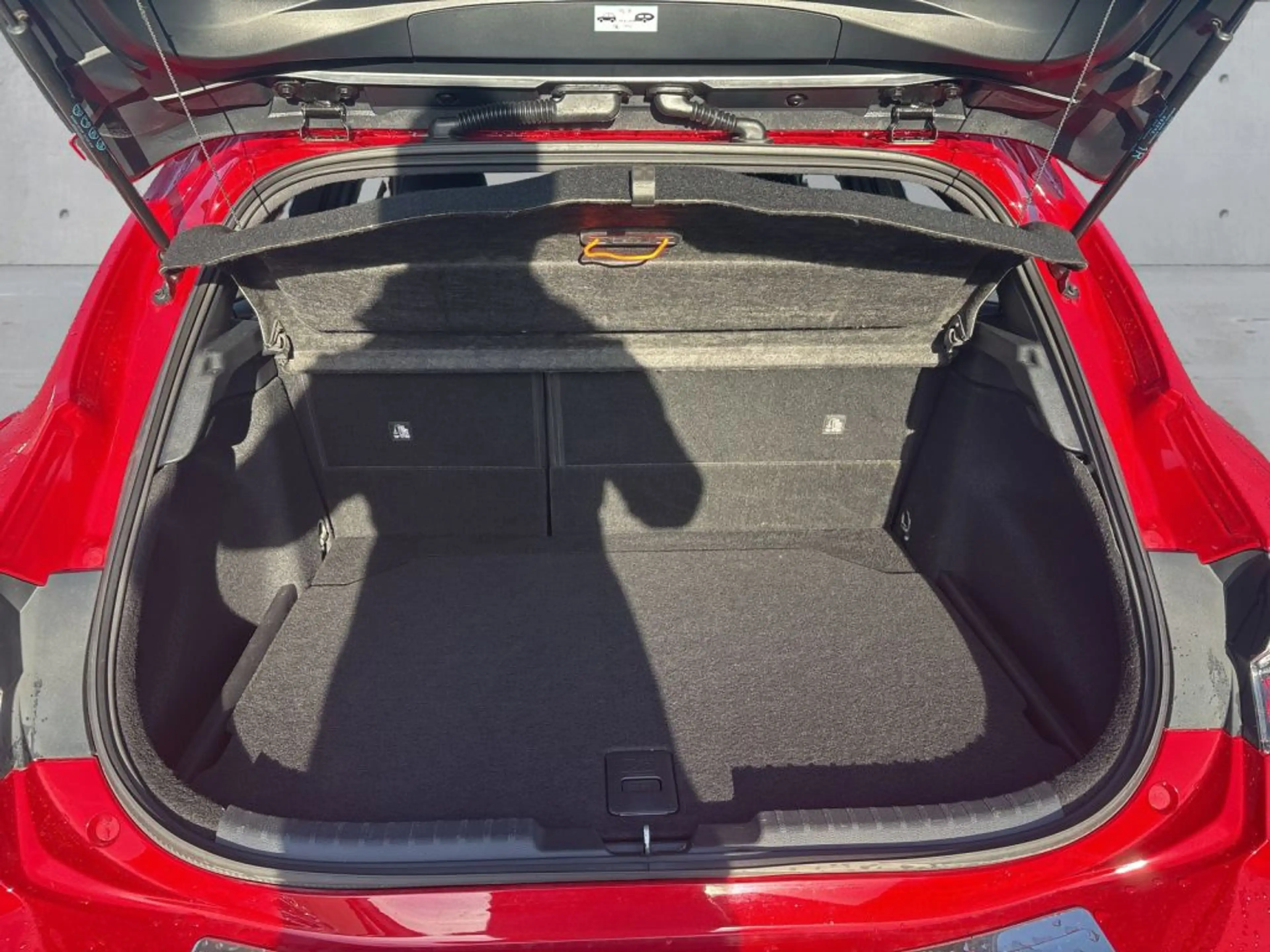 Toyota Corolla 2.0 Hybrid Lounge — photo 9