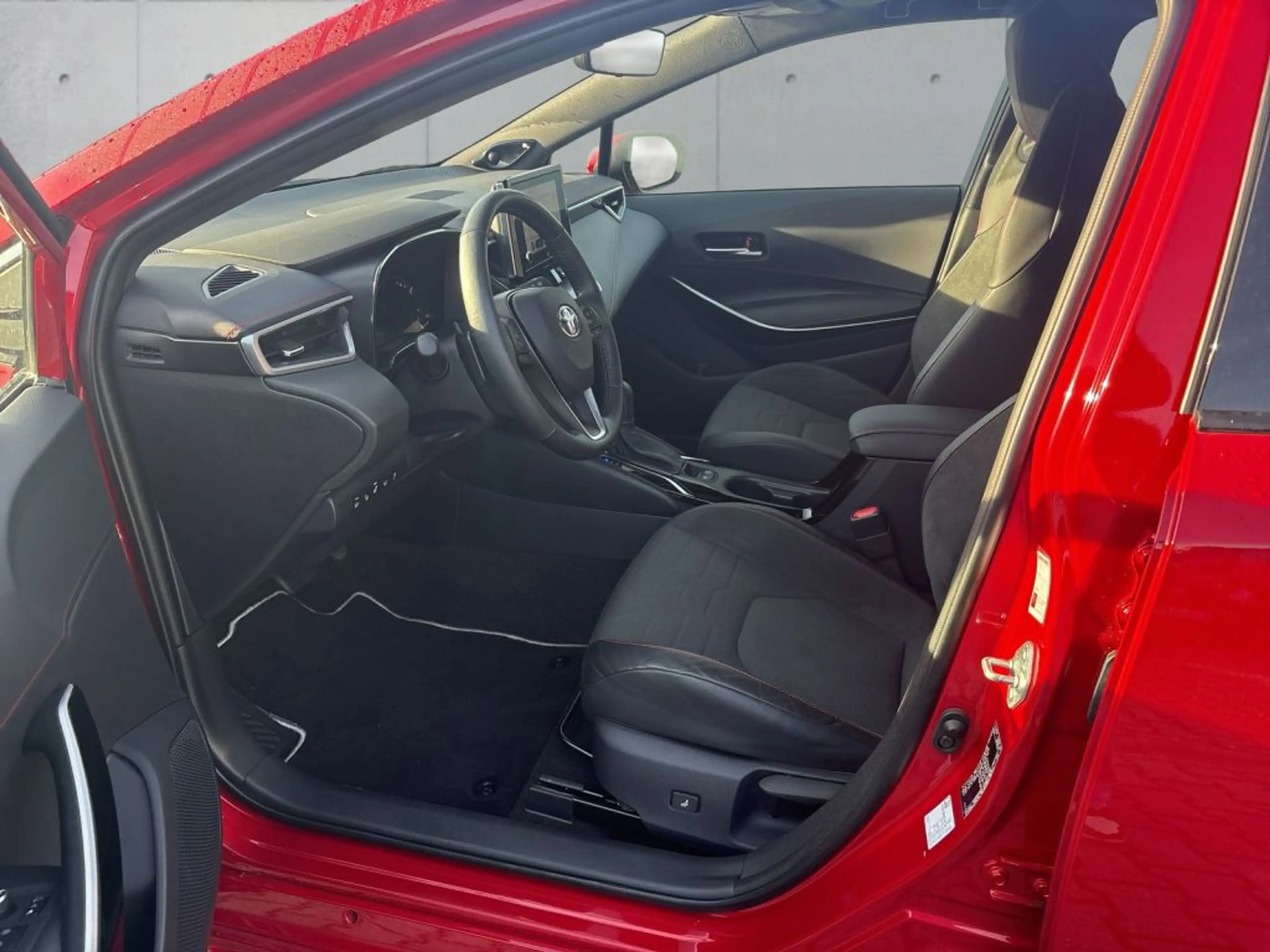 Toyota Corolla 2.0 Hybrid Lounge — photo 8
