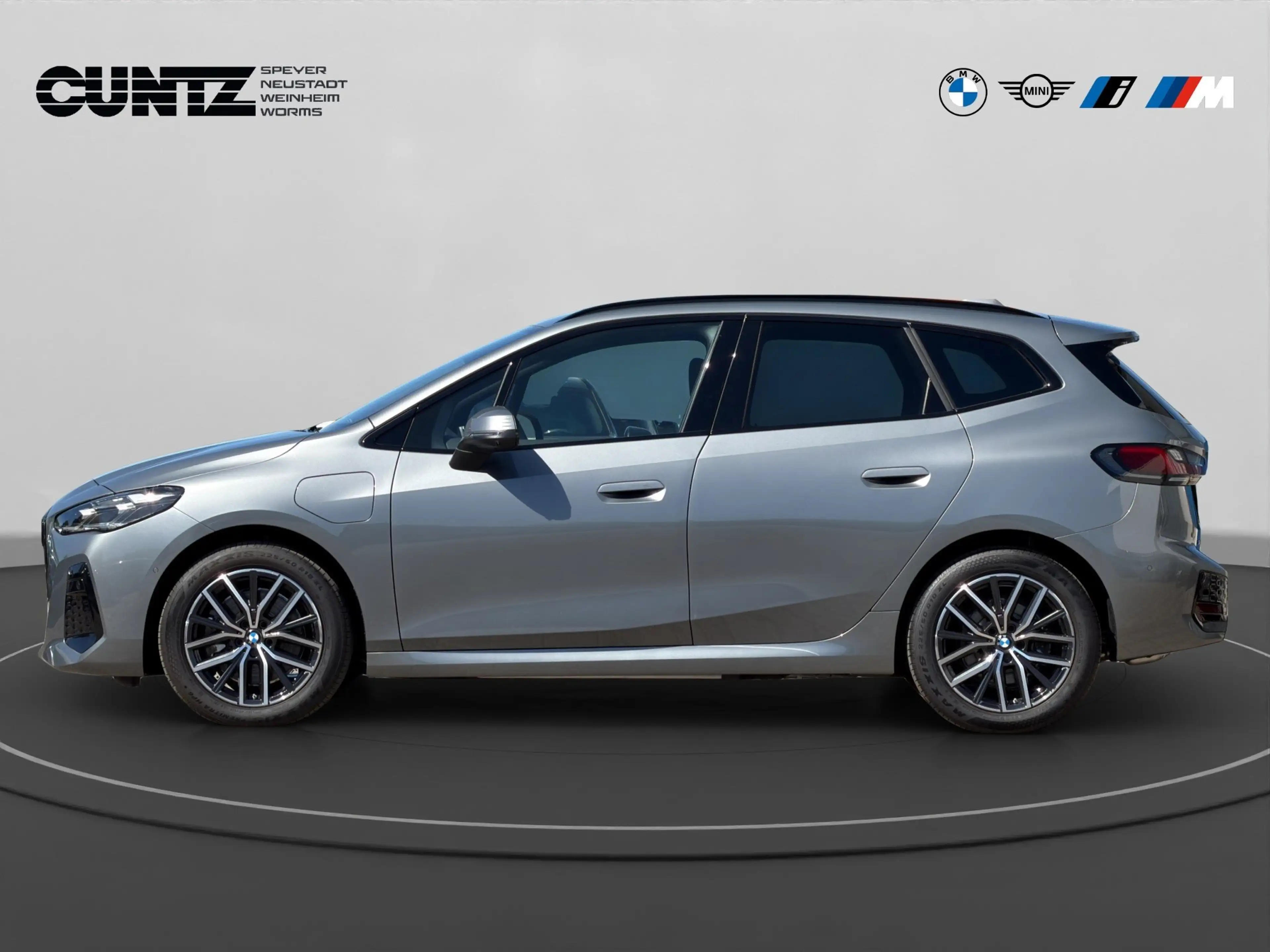 BMW 230 e xDrive Active Tourer — photo 8