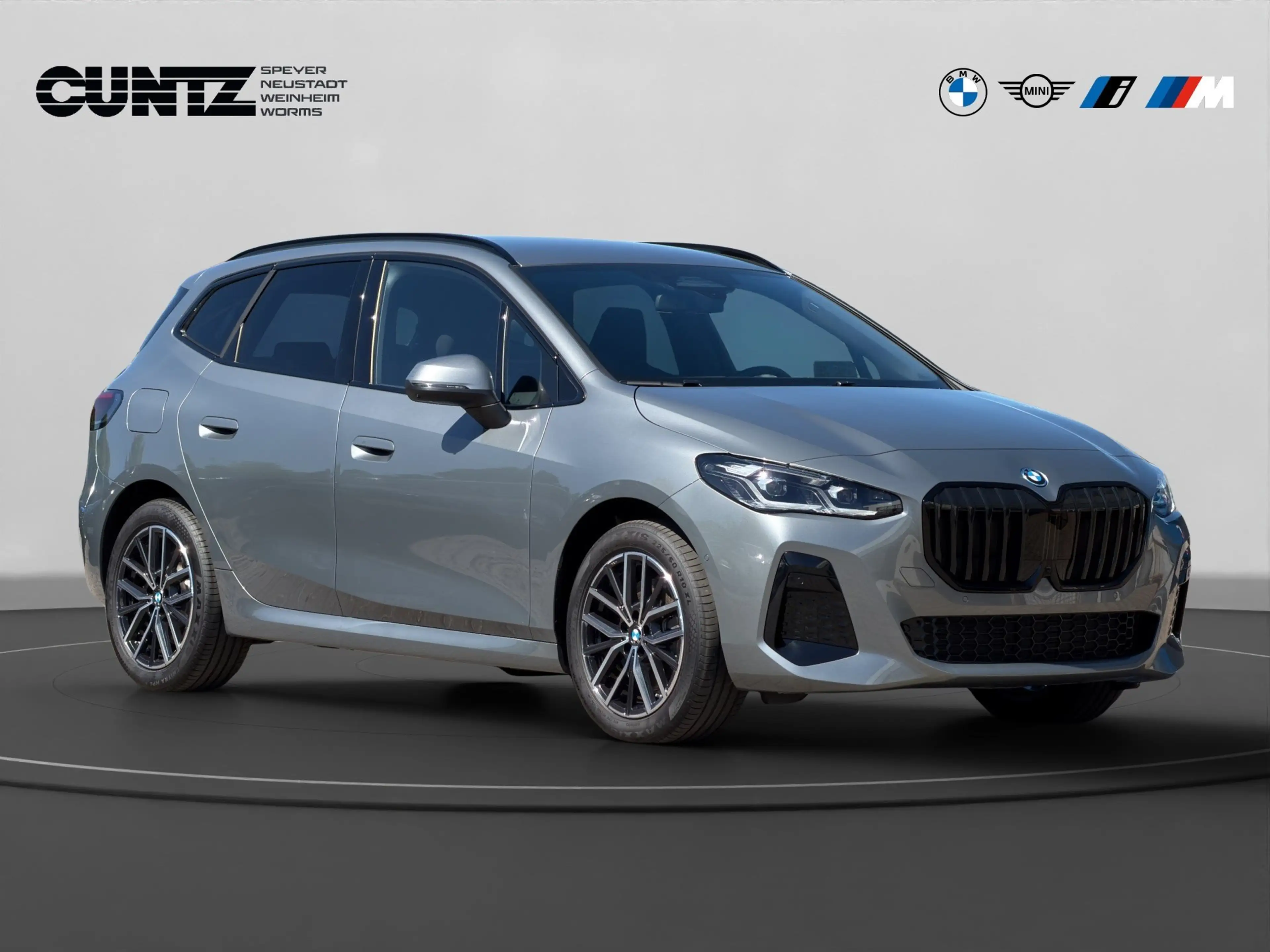 BMW 230 e xDrive Active Tourer — photo 3