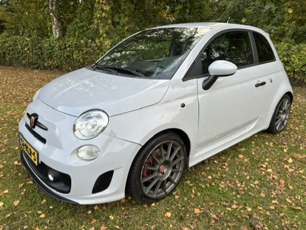 Fiat 500 Abarth 2011 из Европы — купить под ключ