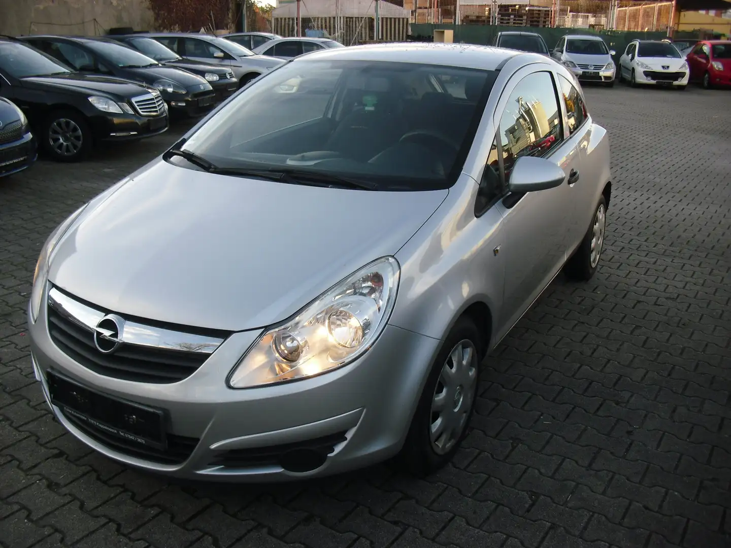 Opel Corsa Corsa 3-Türer 1.2 16V Easytronic Edition Silber - 1