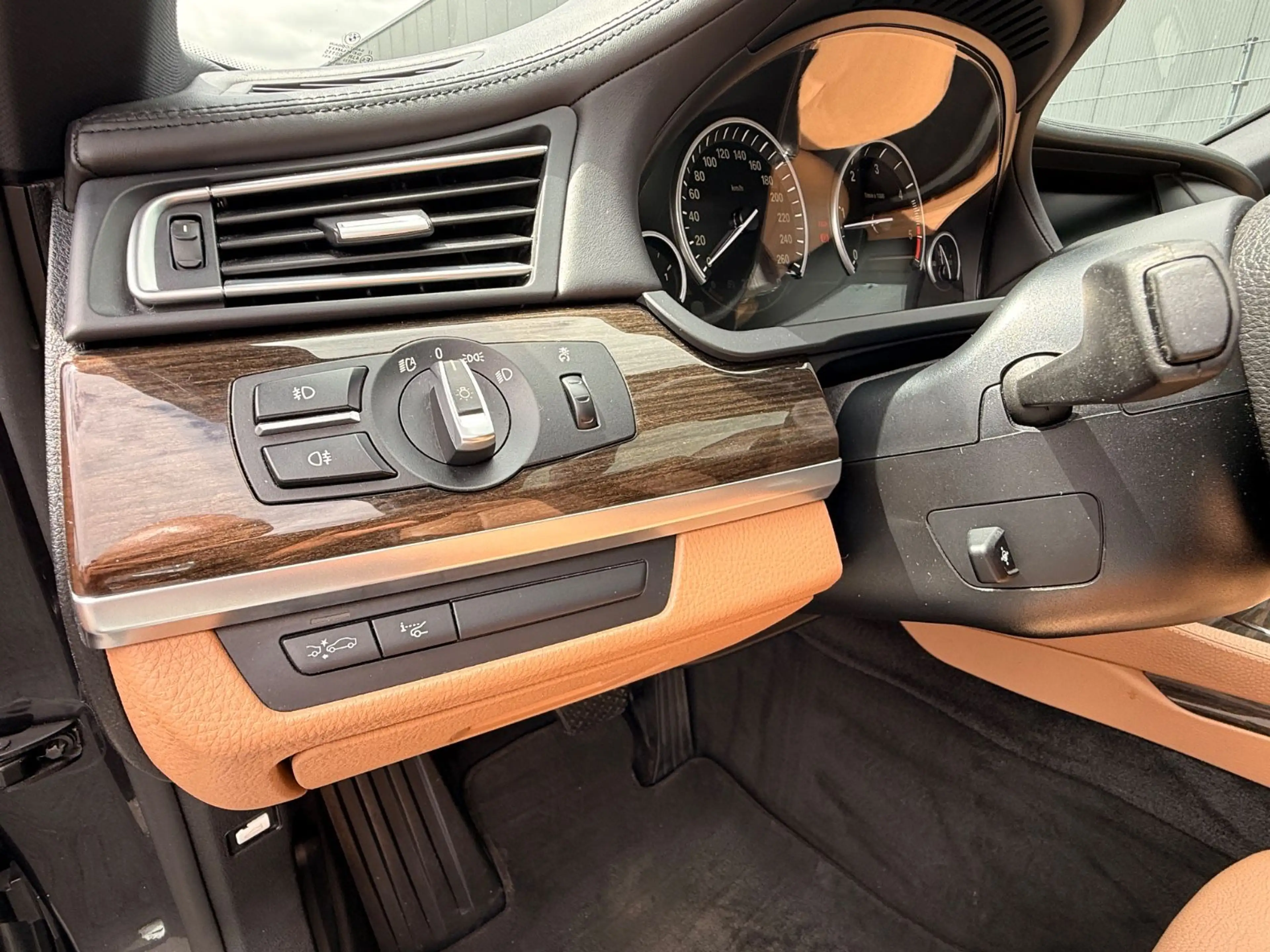 BMW 730 d*FOND TV ENTERTAINMENT*SCHIEBEDACH*NAVI*TV — photo 10