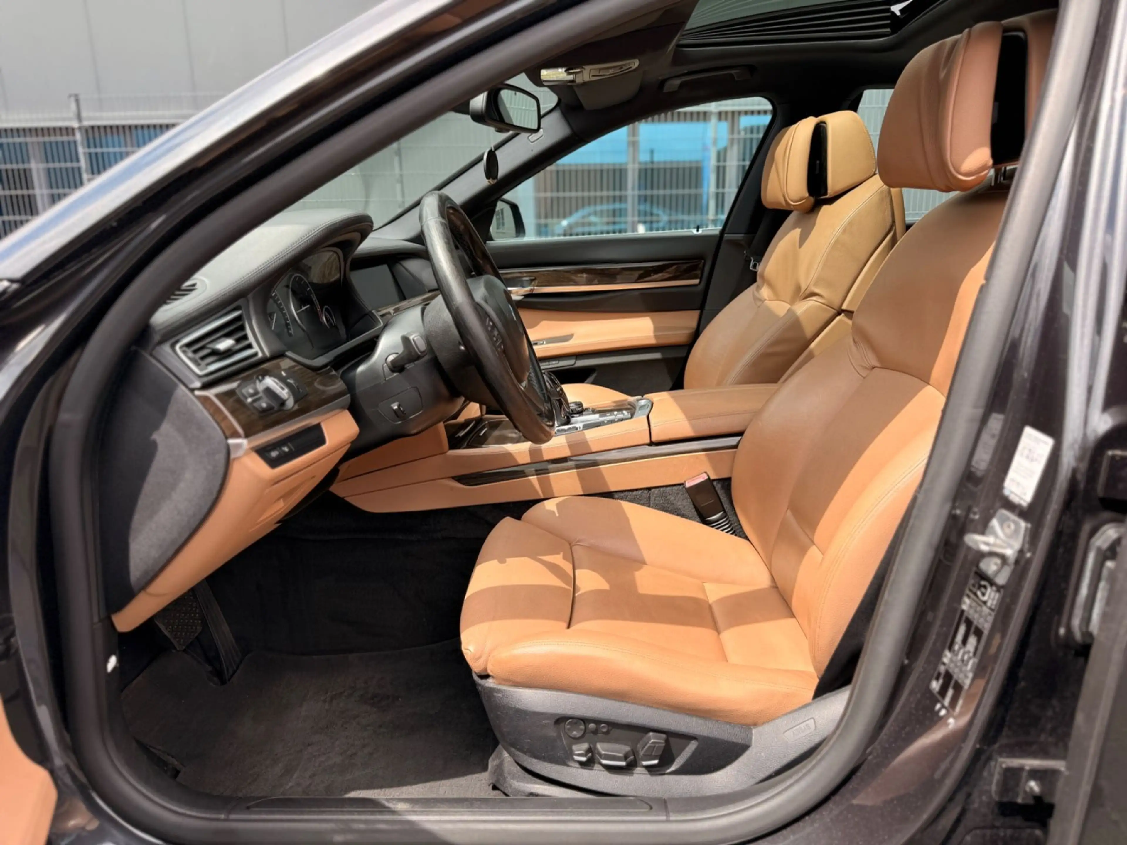 BMW 730 d*FOND TV ENTERTAINMENT*SCHIEBEDACH*NAVI*TV — photo 7