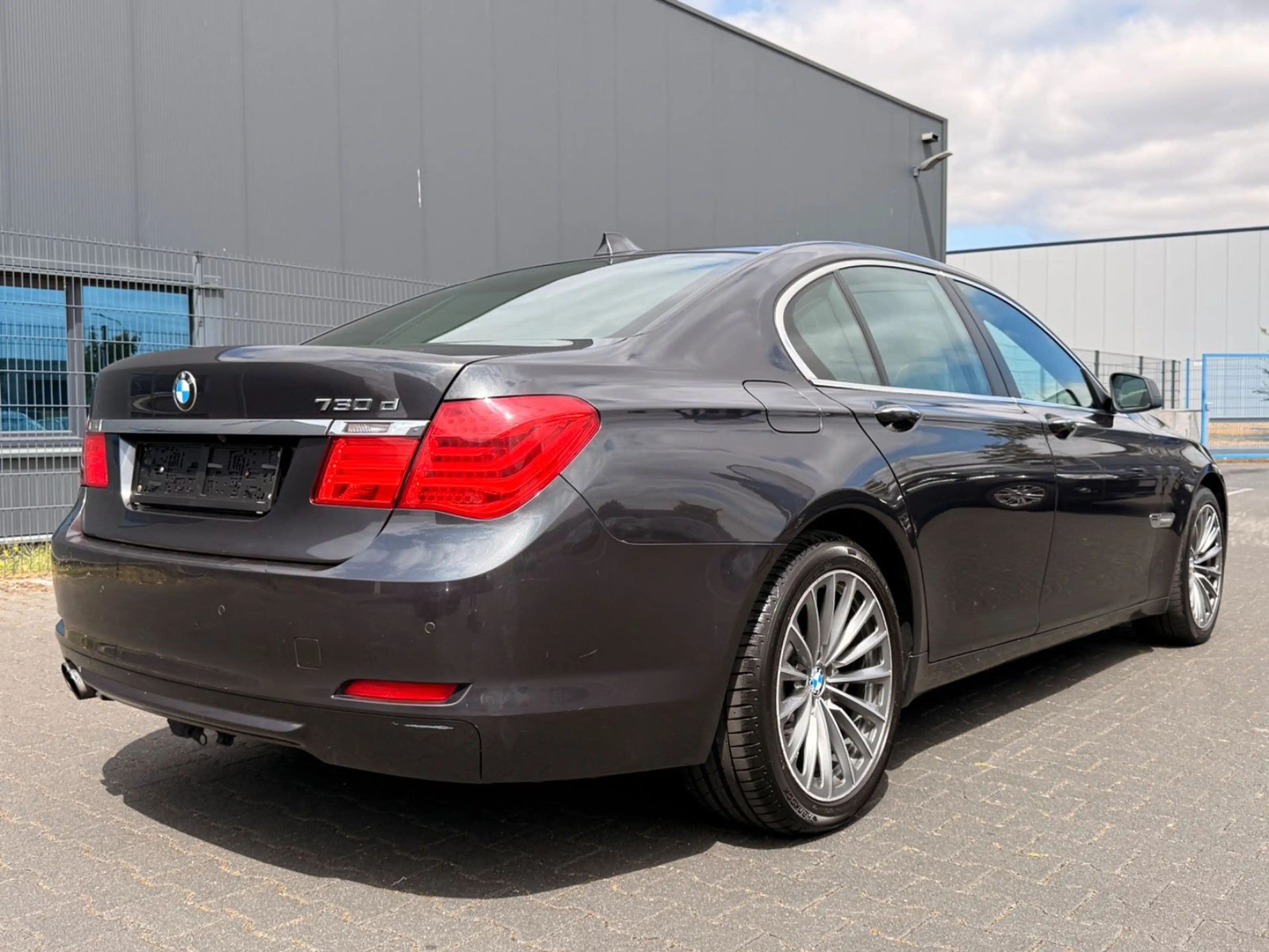 BMW 730 d*FOND TV ENTERTAINMENT*SCHIEBEDACH*NAVI*TV — photo 5