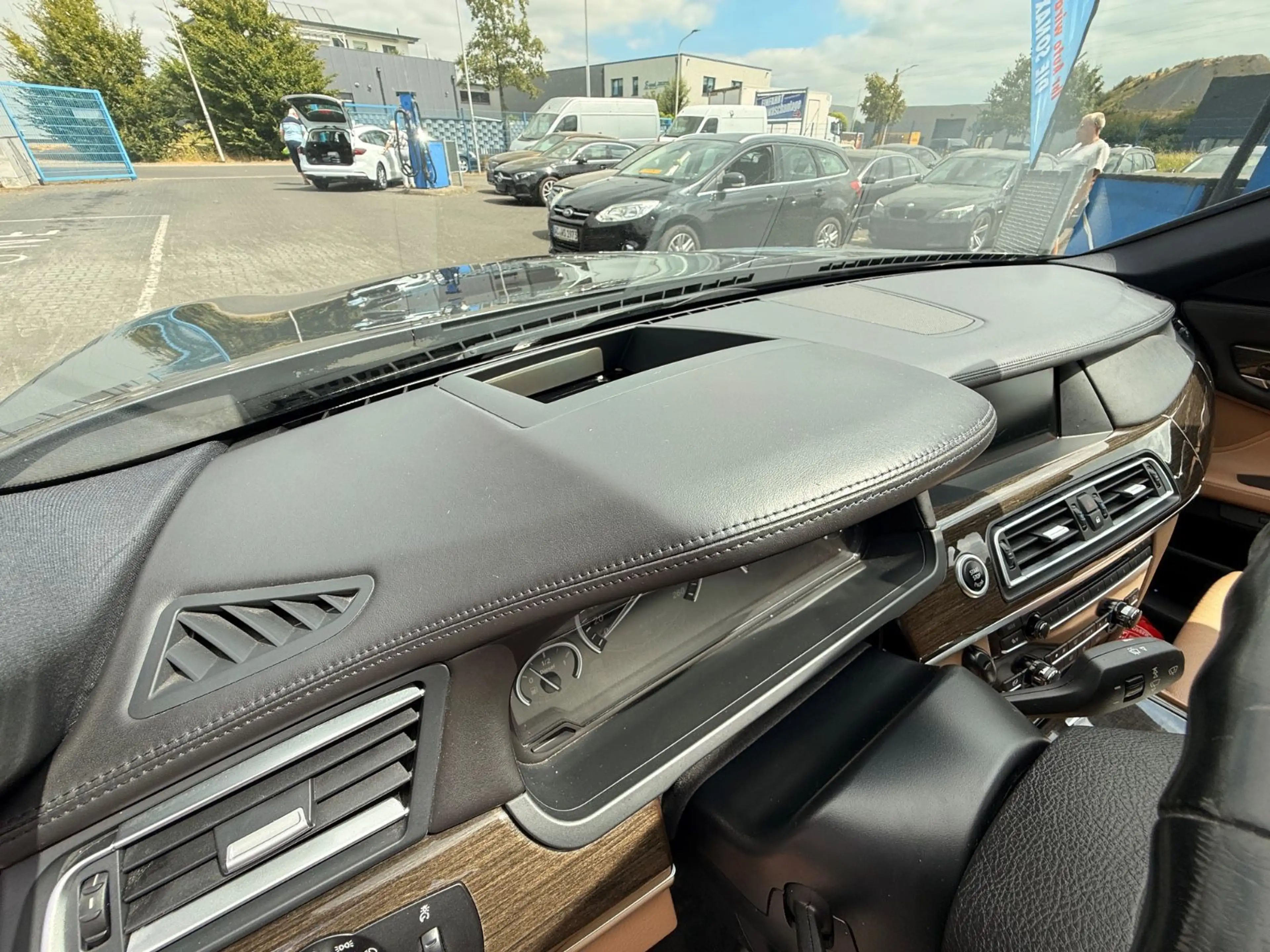 BMW 730 d*FOND TV ENTERTAINMENT*SCHIEBEDACH*NAVI*TV — photo 11