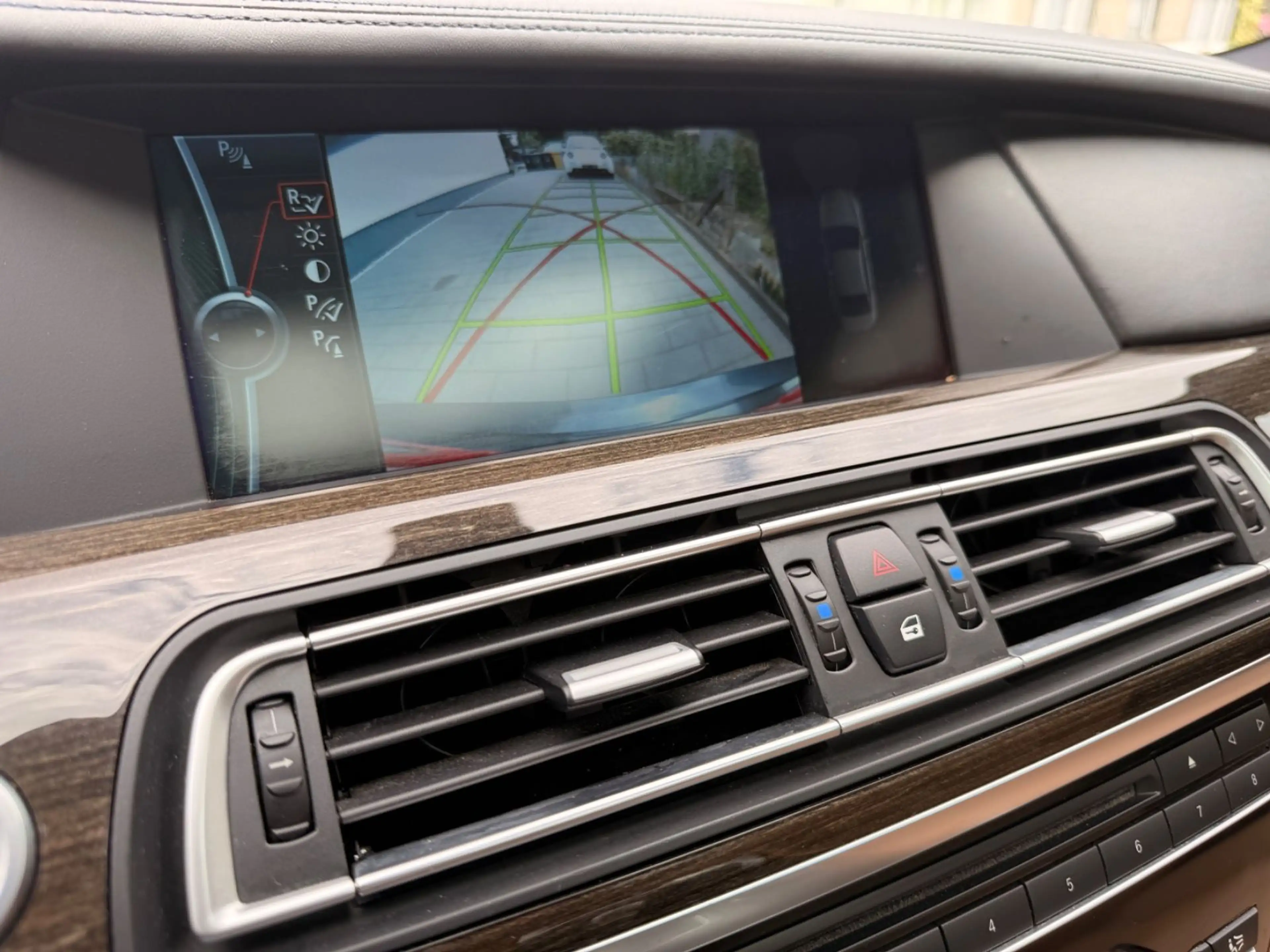 BMW 730 d*FOND TV ENTERTAINMENT*SCHIEBEDACH*NAVI*TV — photo 12