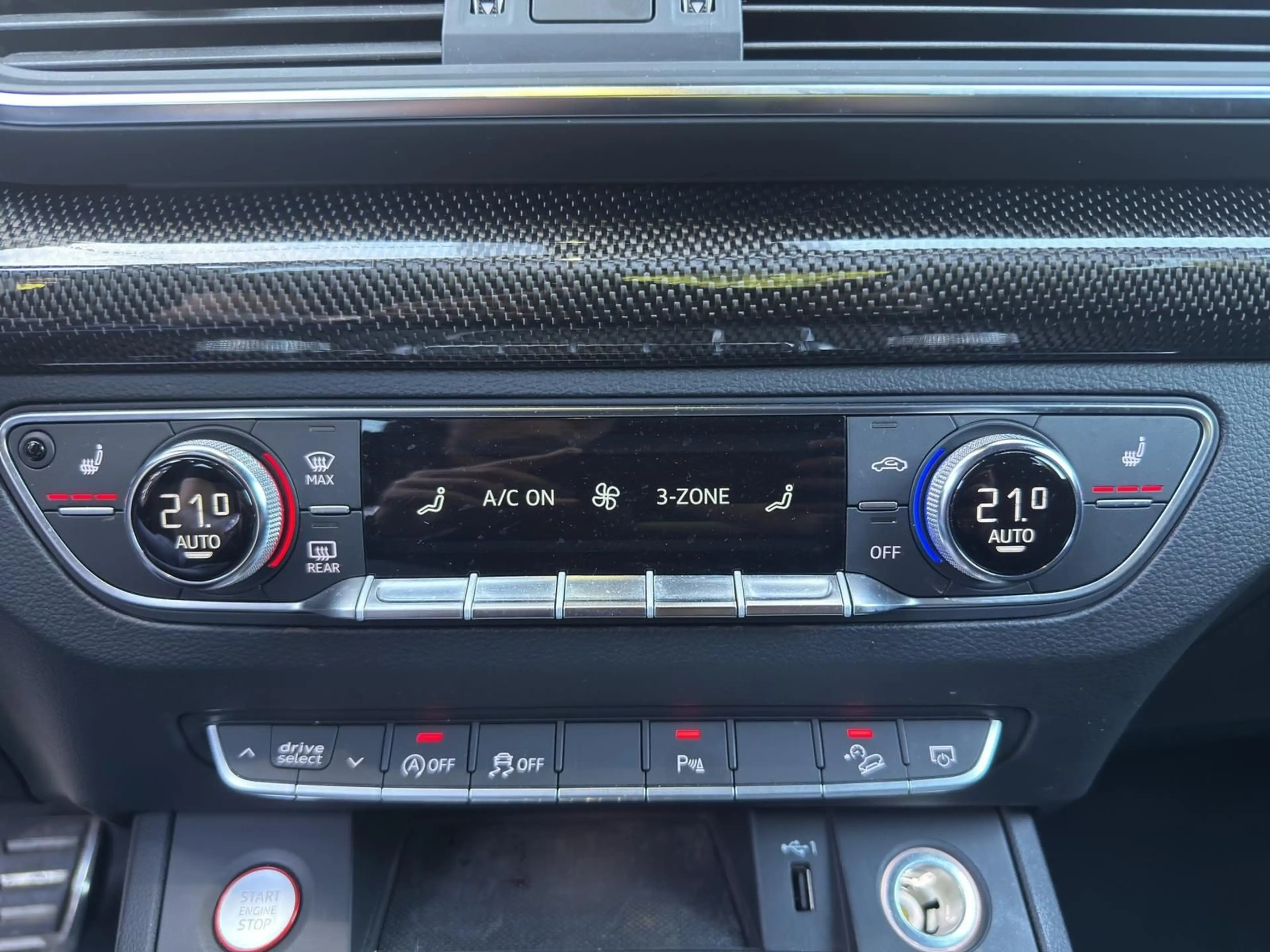Audi SQ5 3.0 TDI quattro 3.0 V6 24V TDI — photo 15