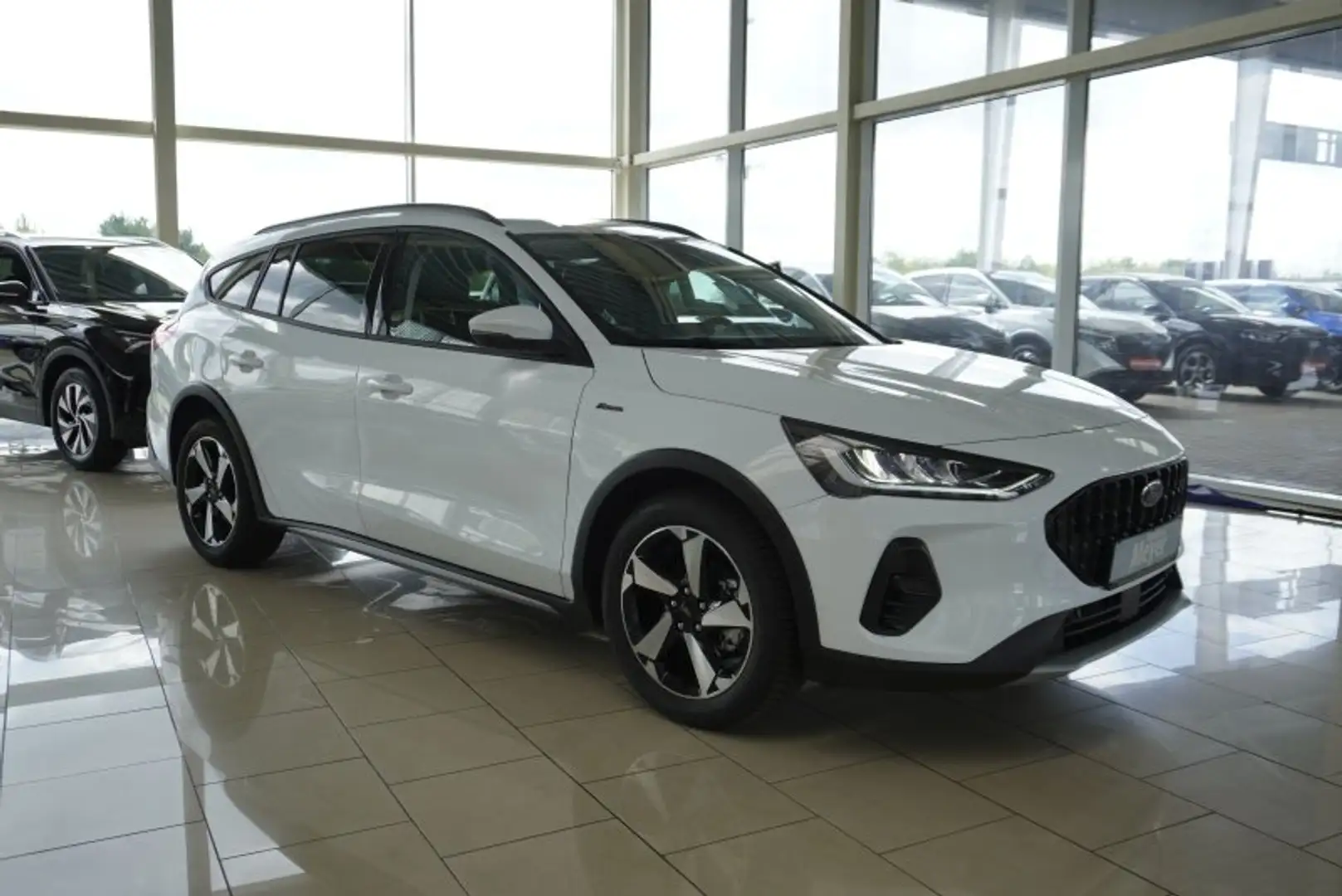 Ford Focus Active X 1,0 155PS aAHK/Navi/Kamera/Winterp.     * Blanc - 2