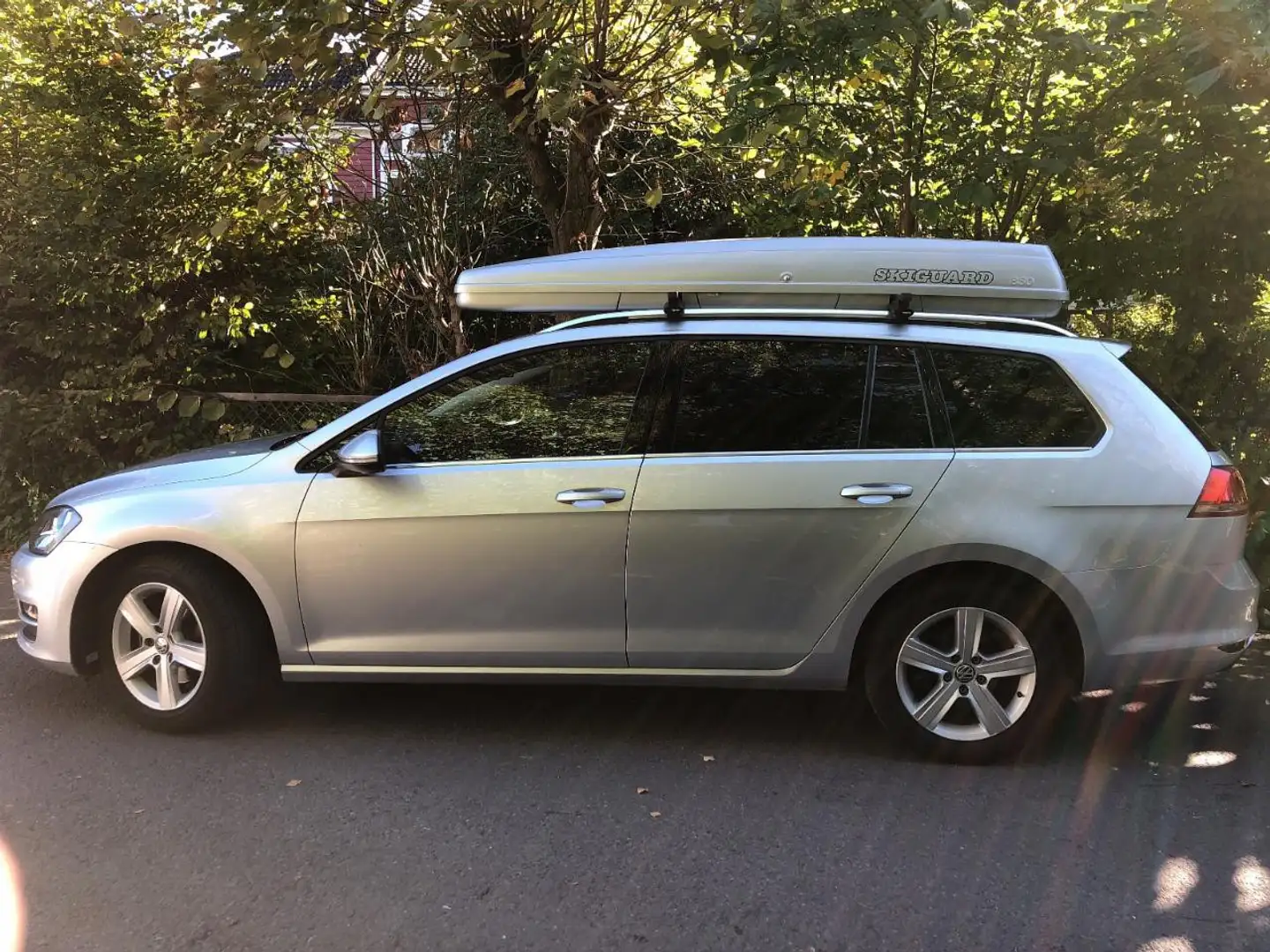 Volkswagen Golf Variant 1.4 TSI BlueMotion Technology DSG Highline Silber - 2