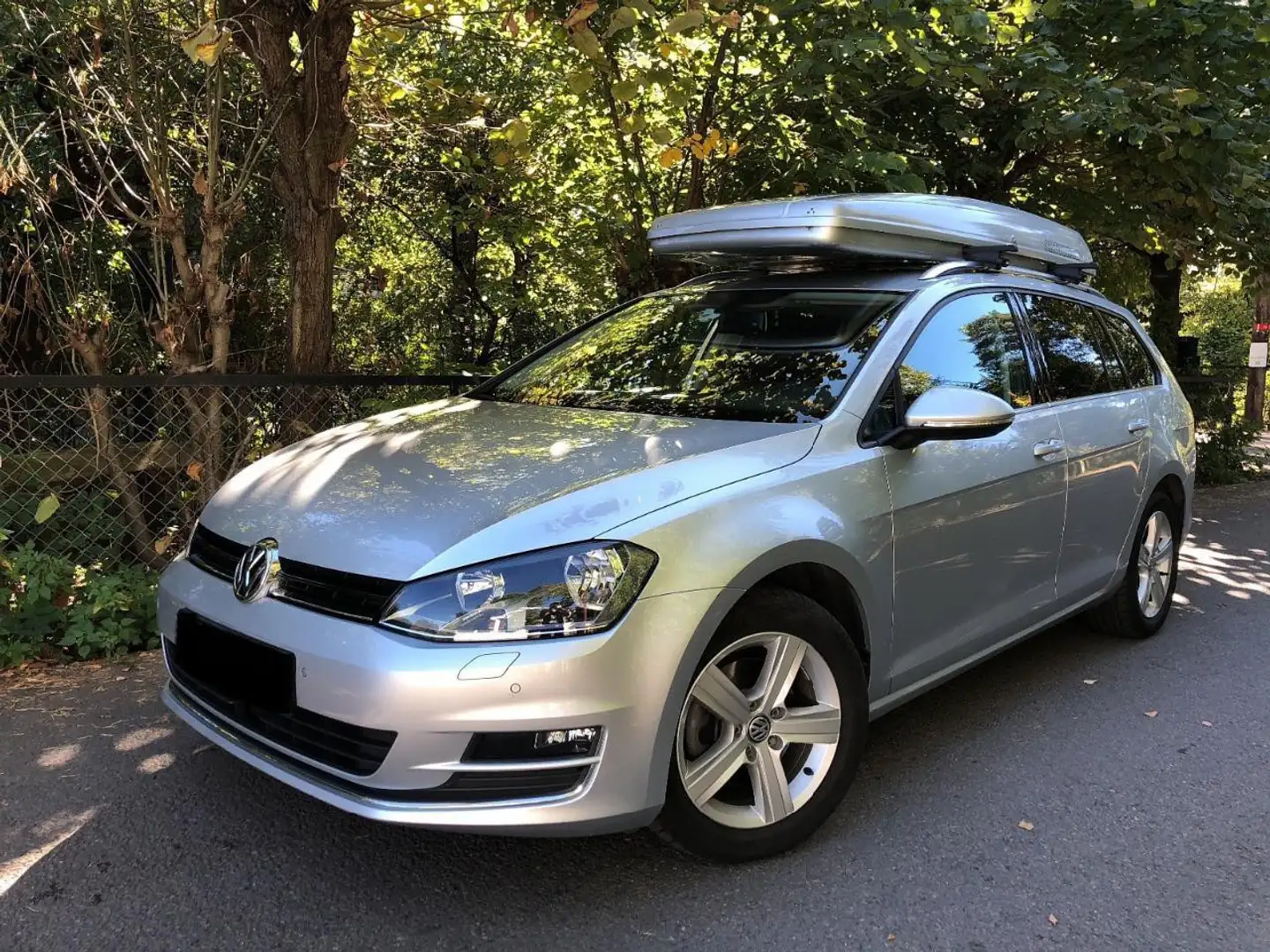 Volkswagen Golf Variant 1.4 TSI BlueMotion Technology DSG Highline Silber - 1