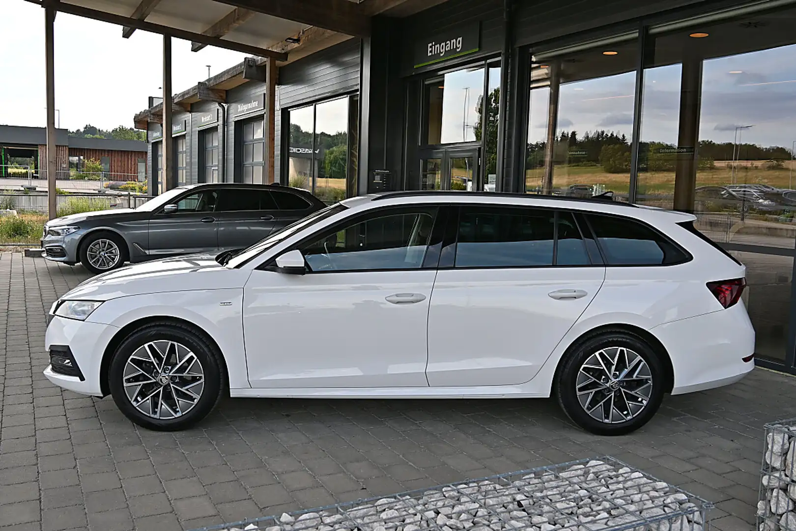 Skoda Octavia Combi 2,0 TDI Ambition DSG ACC, eKlappe, Matrix... Weiß - 2