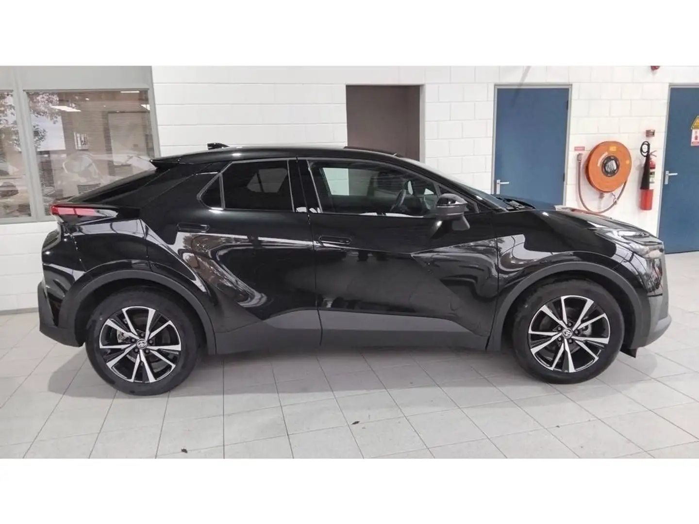 Toyota C-HR 1.8 140 Style | Groot Navi | Stoel en stuurverw | Gris - 2