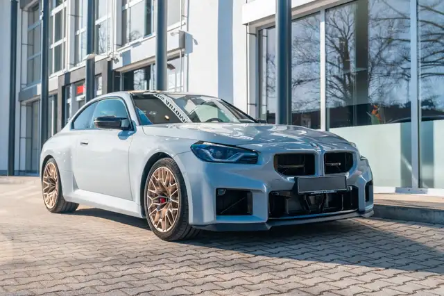 BMW M2 view 3
