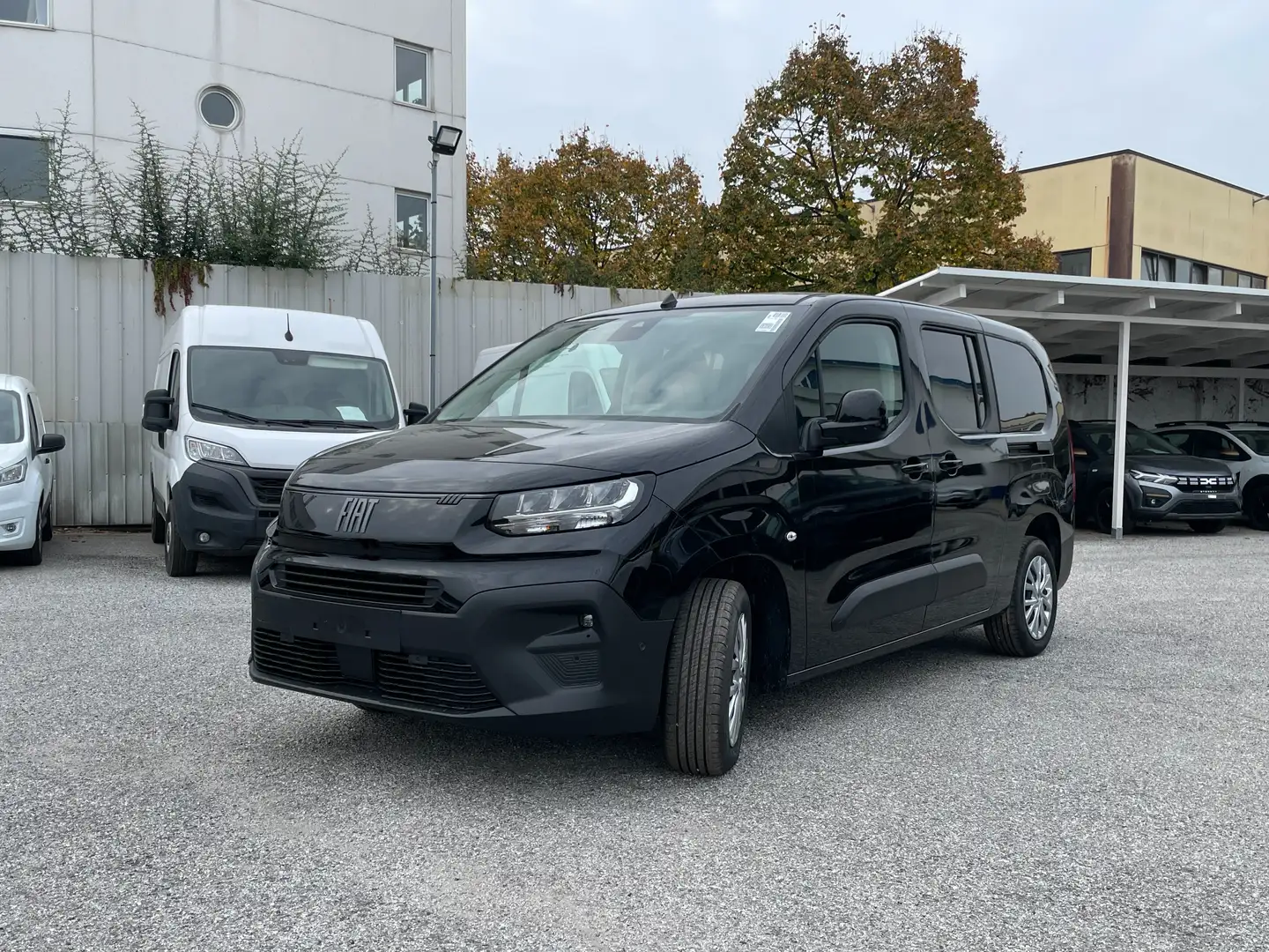 Fiat Doblo Maxi Passo Lungo 1.5 BlueHDi 130CV AT8 7 POSTI Nero - 2