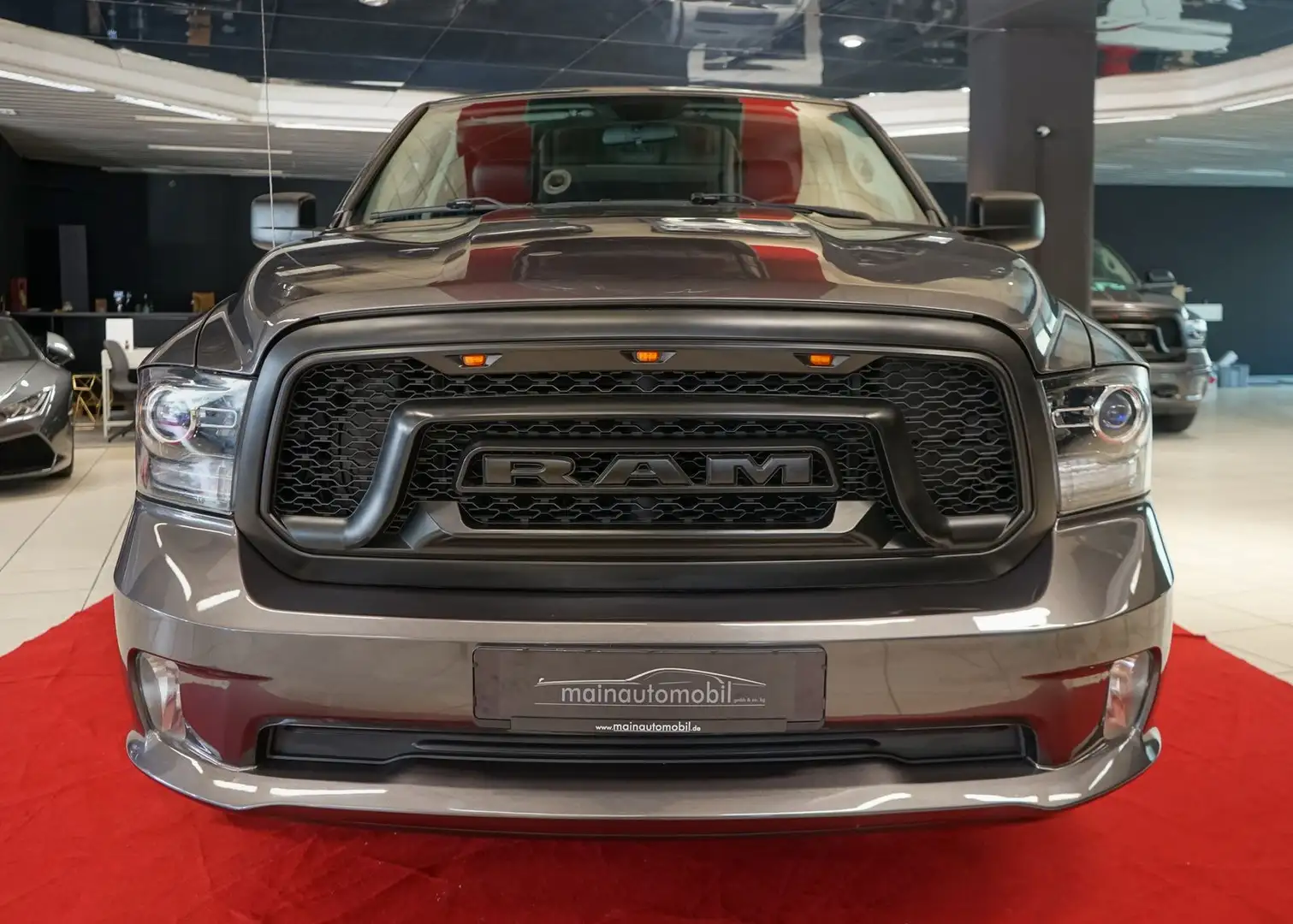 Dodge RAM 1500 5.7 HEMI V8 Vollleder Trittbretter Grau - 1