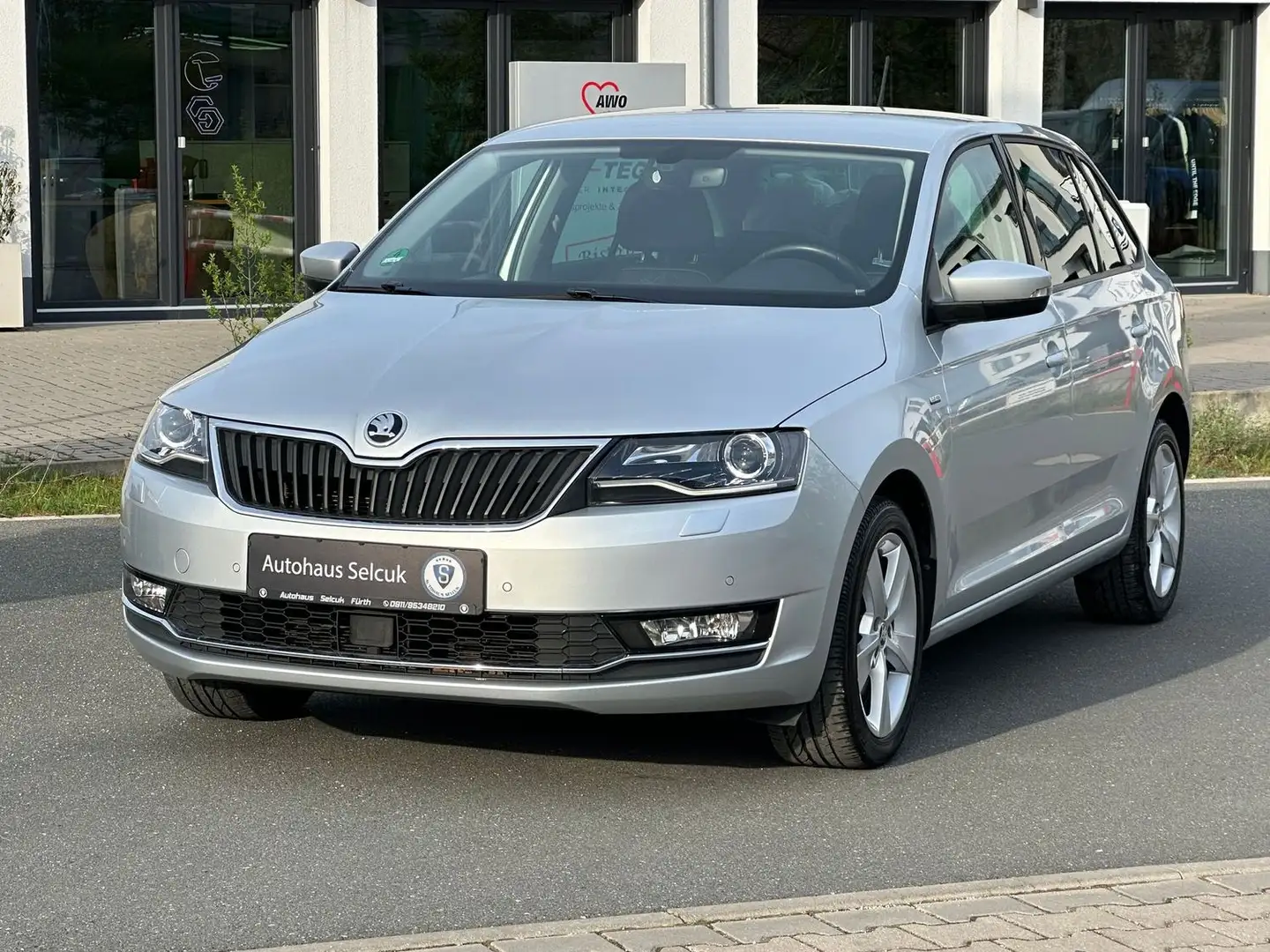Skoda Rapid/Spaceback Clever DSG*ACC*Xenon*SHZ*PDC* Silber - 2