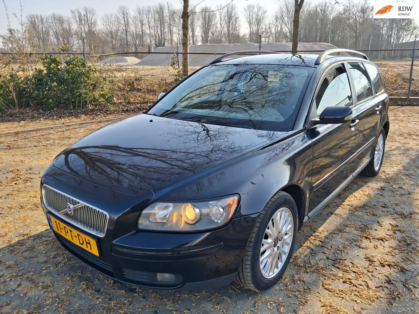 Volvo V50 2.4 Summum met lange apk dus echt goedkoop rijden Negro - 1
