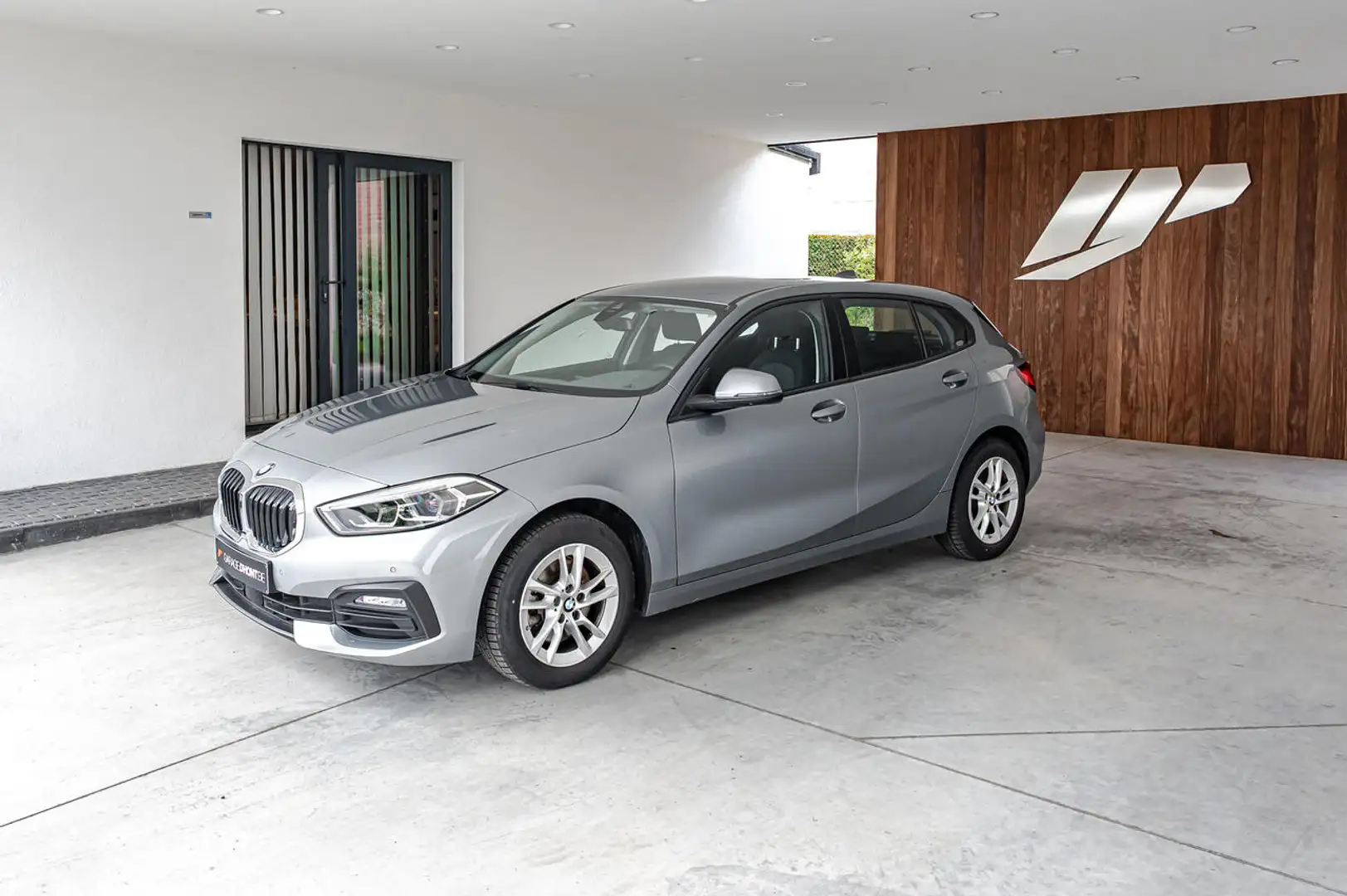 BMW 118 iA zetel- & stuurverwarm, live cockpit Pro Grijs - 2