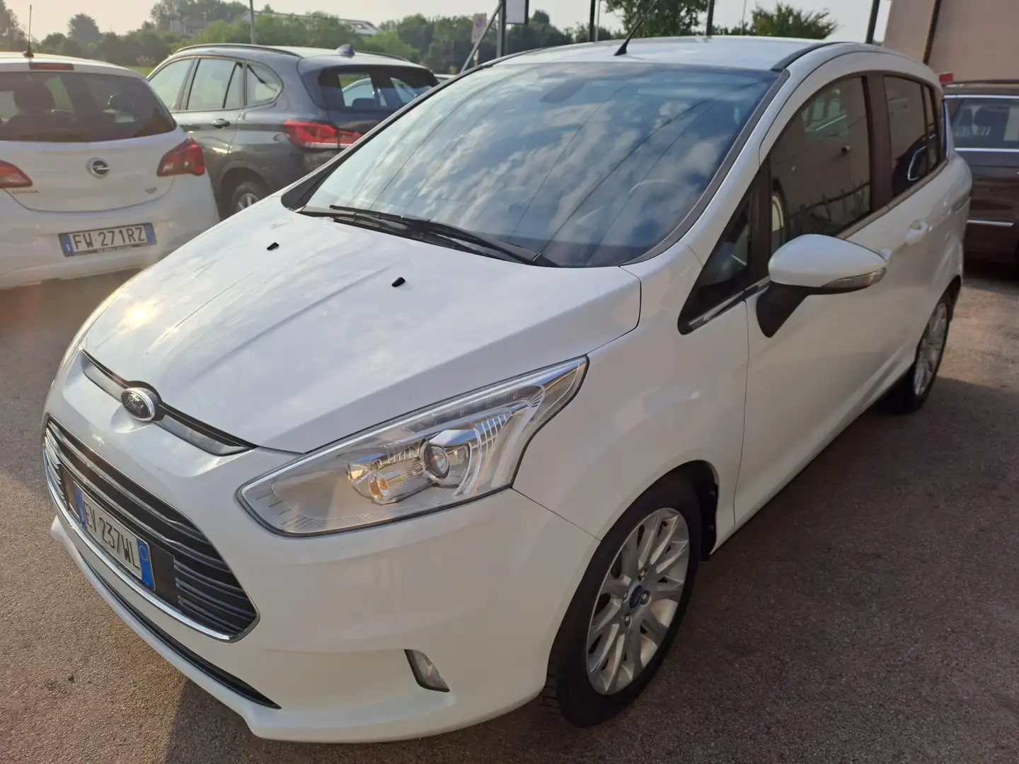 Ford B-Max 1.5 TDCI 75CV Titanium - OK NEOPATENTATI Blanc - 2
