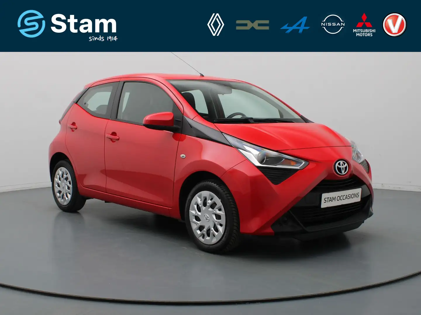Toyota Aygo 1.0 VVT-i x-play AUTOMAAT Airco | Camera | Cruise Rood - 1