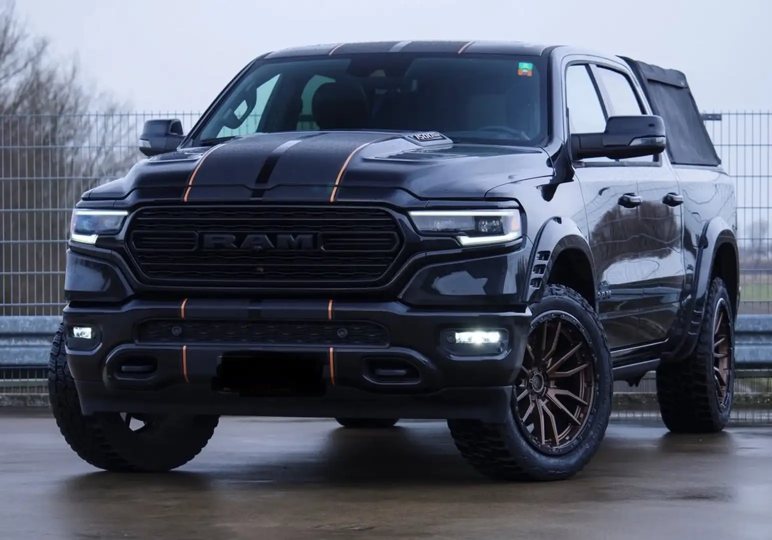 Dodge RAM ACCIDENT FREE NETTO IVA LIMITED 5.7 4x4 V8 Crew Noir - 1