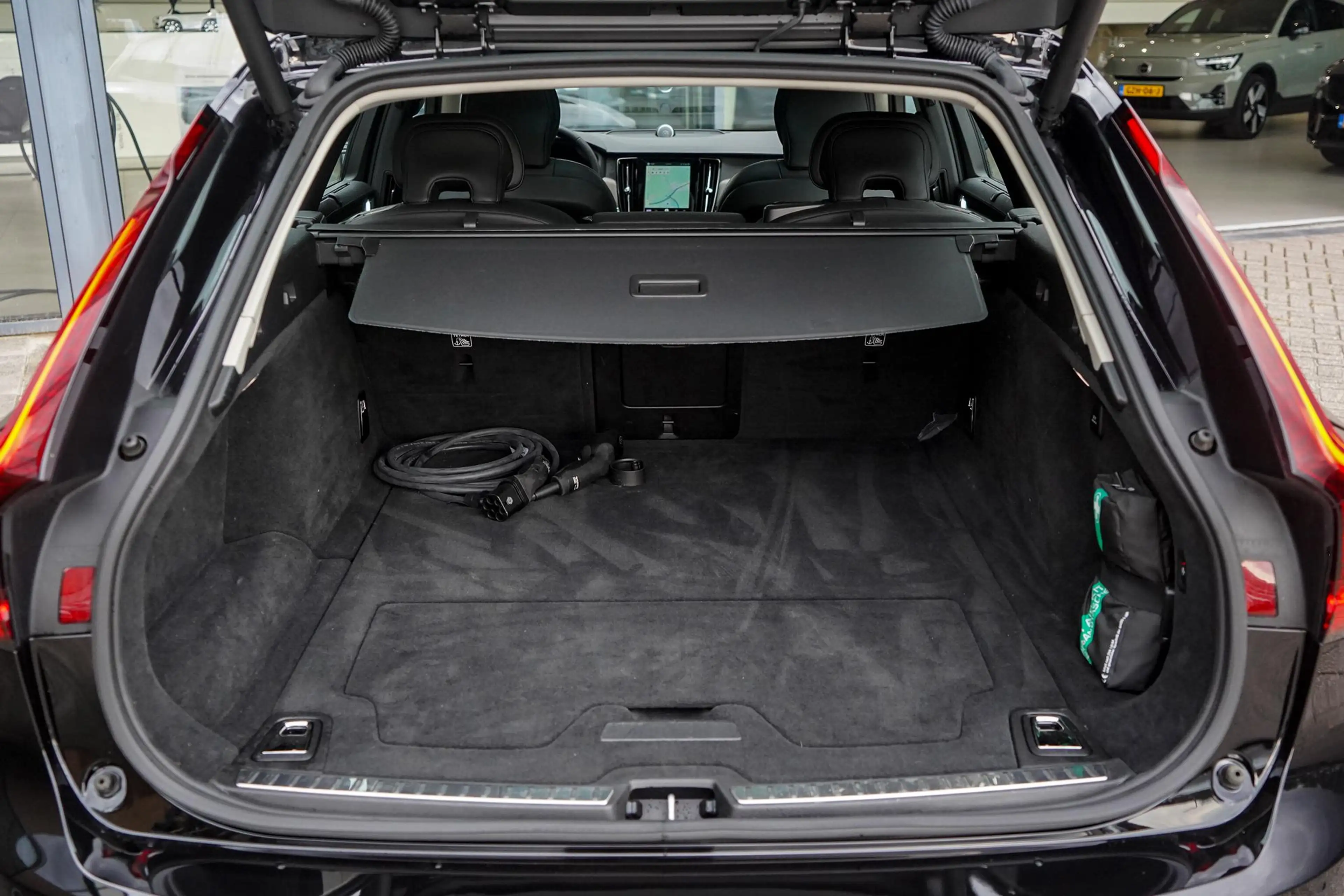 Volvo V90 2.0 T8 Plug-in hybrid AWD Ultra Executive Edition — photo 10
