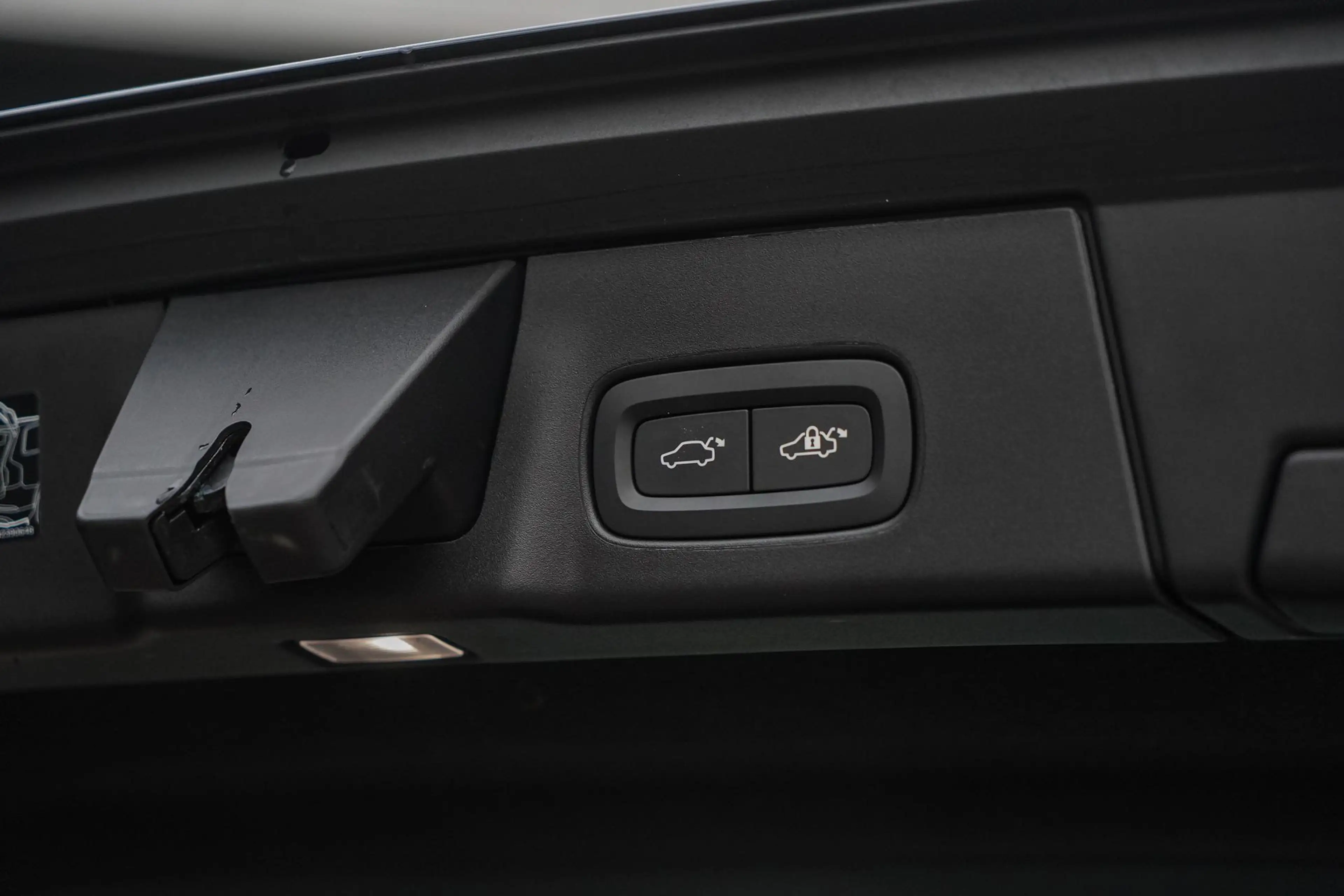 Volvo V90 2.0 T8 Plug-in hybrid AWD Ultra Executive Edition — photo 13