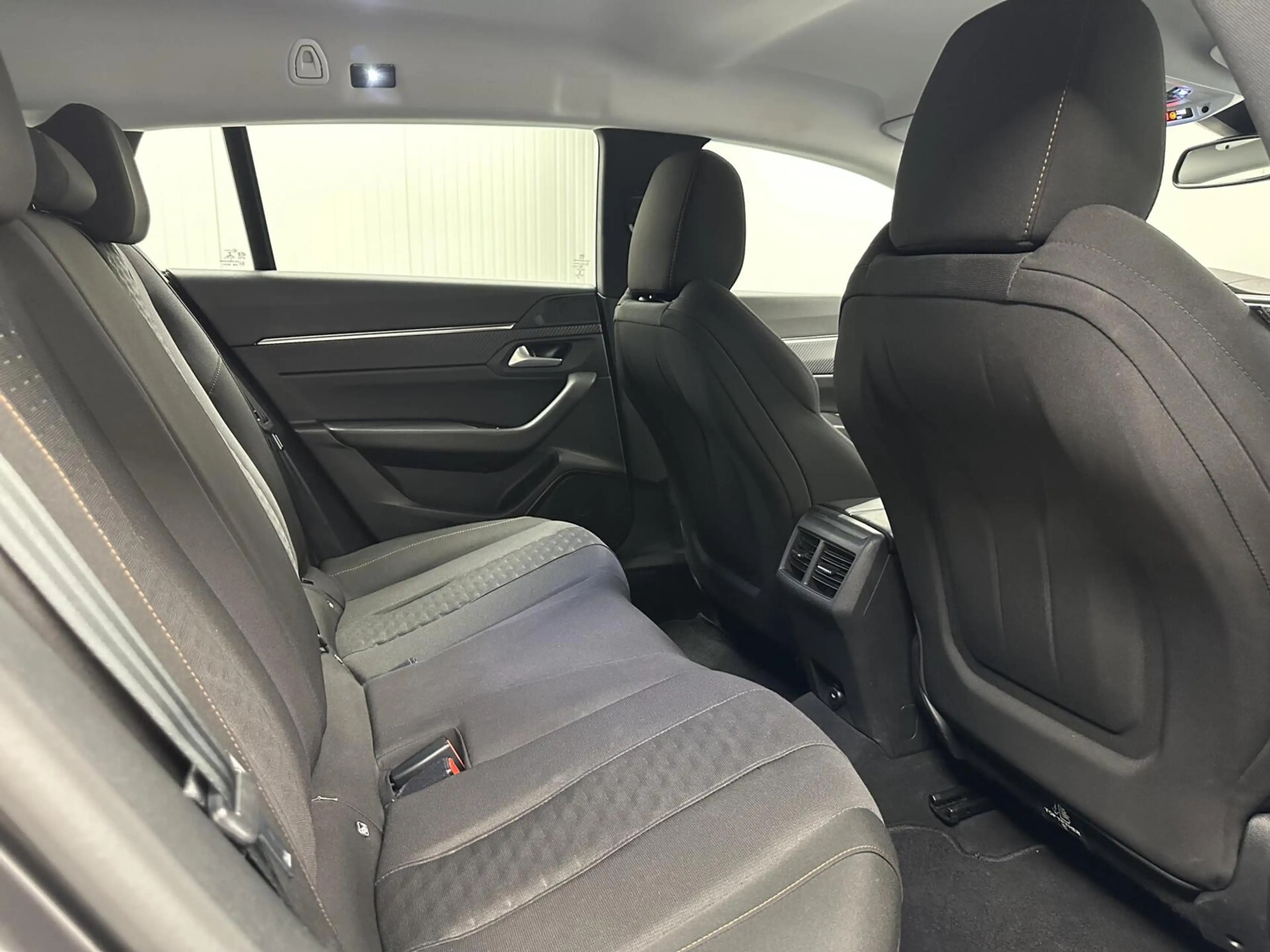 Peugeot 508 SW 1.2 PureTech Blue Lease Active CAMERA CARPLAY N — photo 14